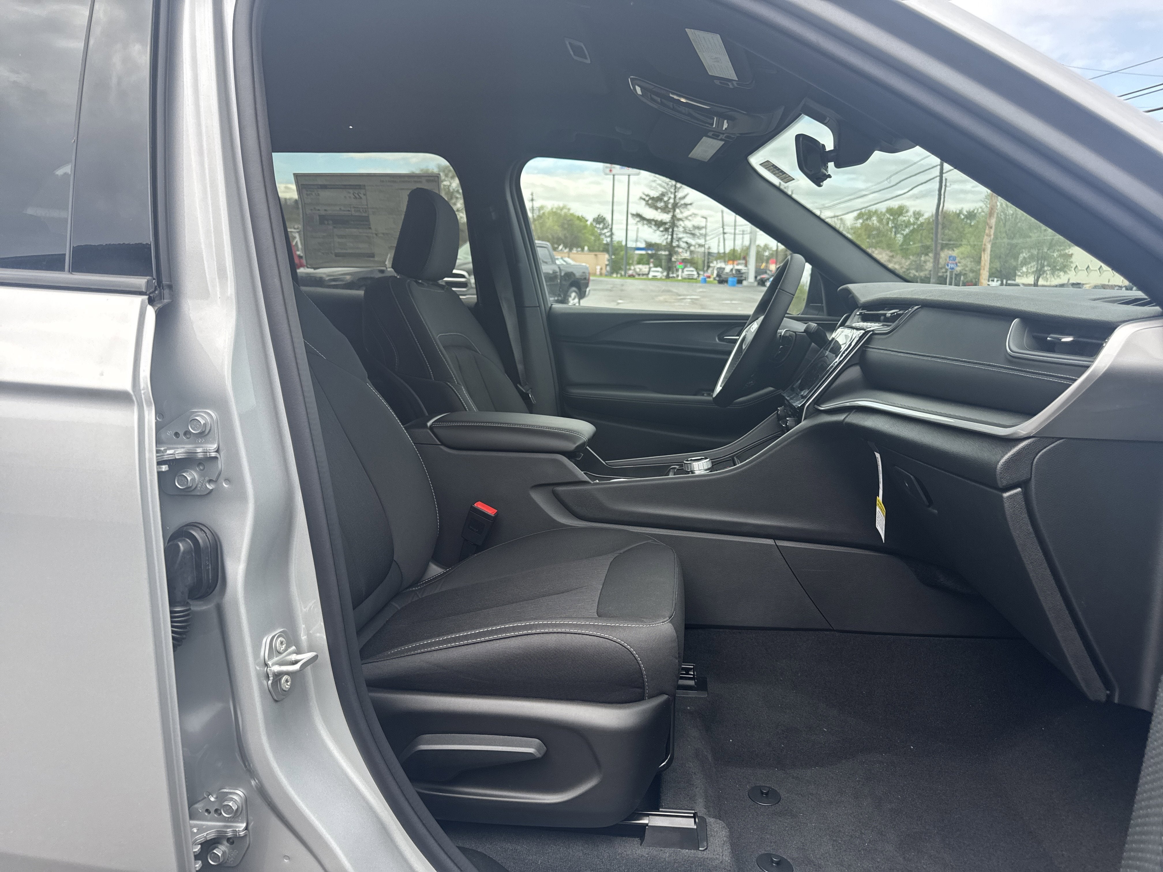 2026 Jeep Grand Cherokee GRAND CHEROKEE LAREDO X 4X4