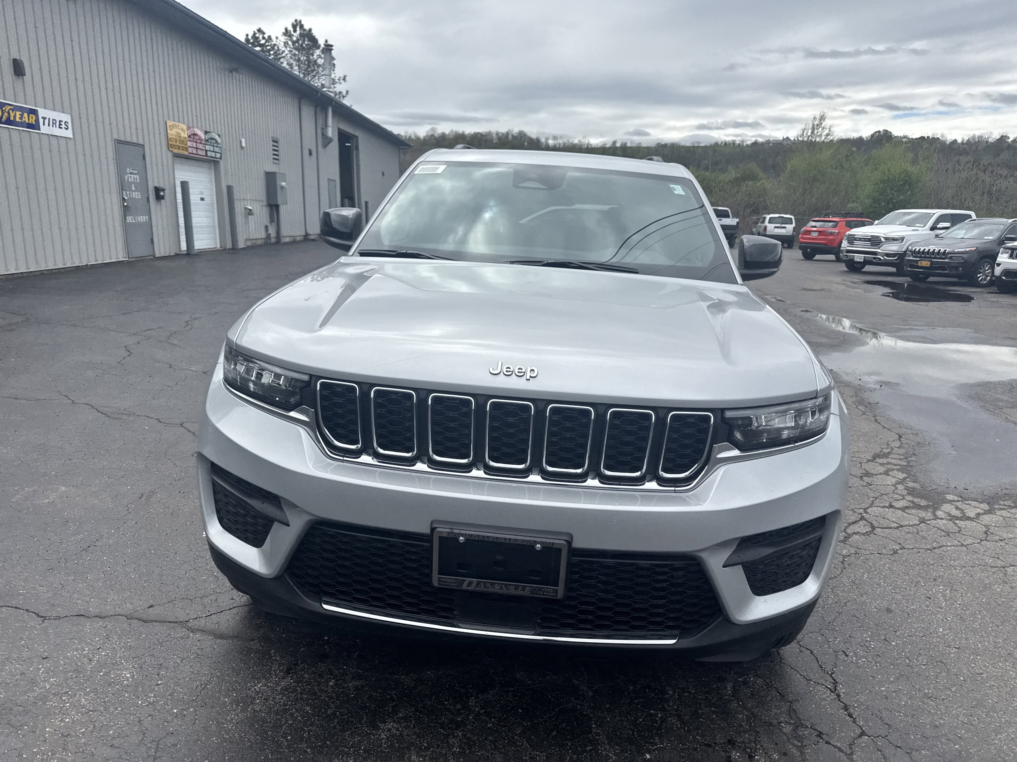 2026 Jeep Grand Cherokee GRAND CHEROKEE LAREDO X 4X4