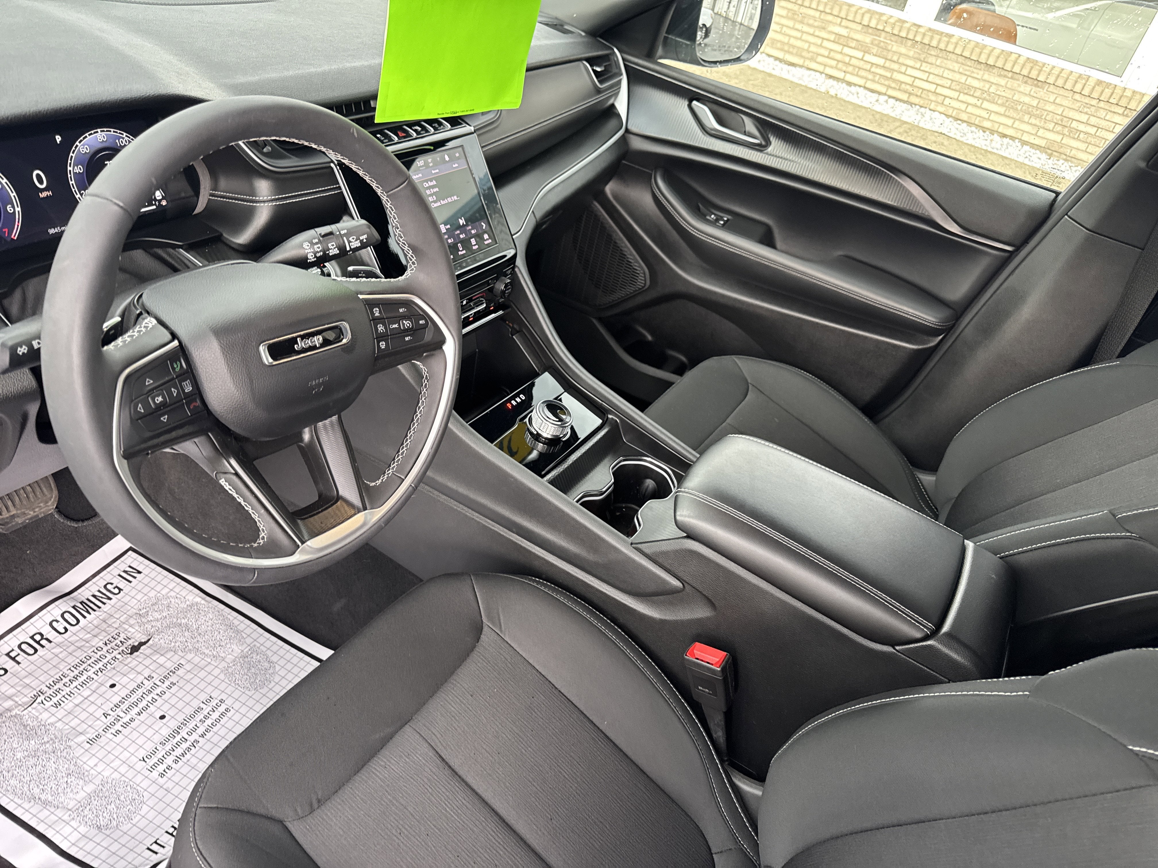 2025 Jeep Grand Cherokee Laredo 4x4