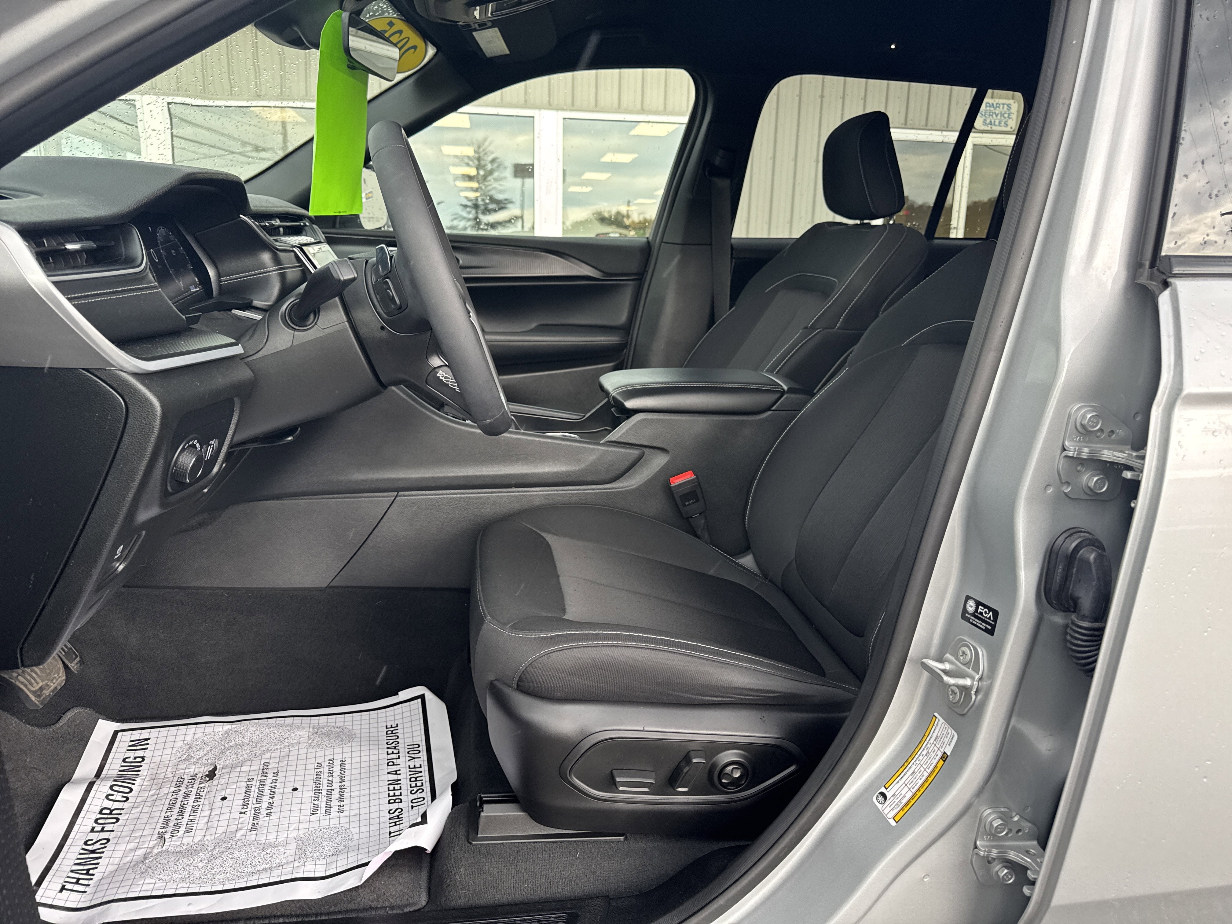 2025 Jeep Grand Cherokee Laredo 4x4