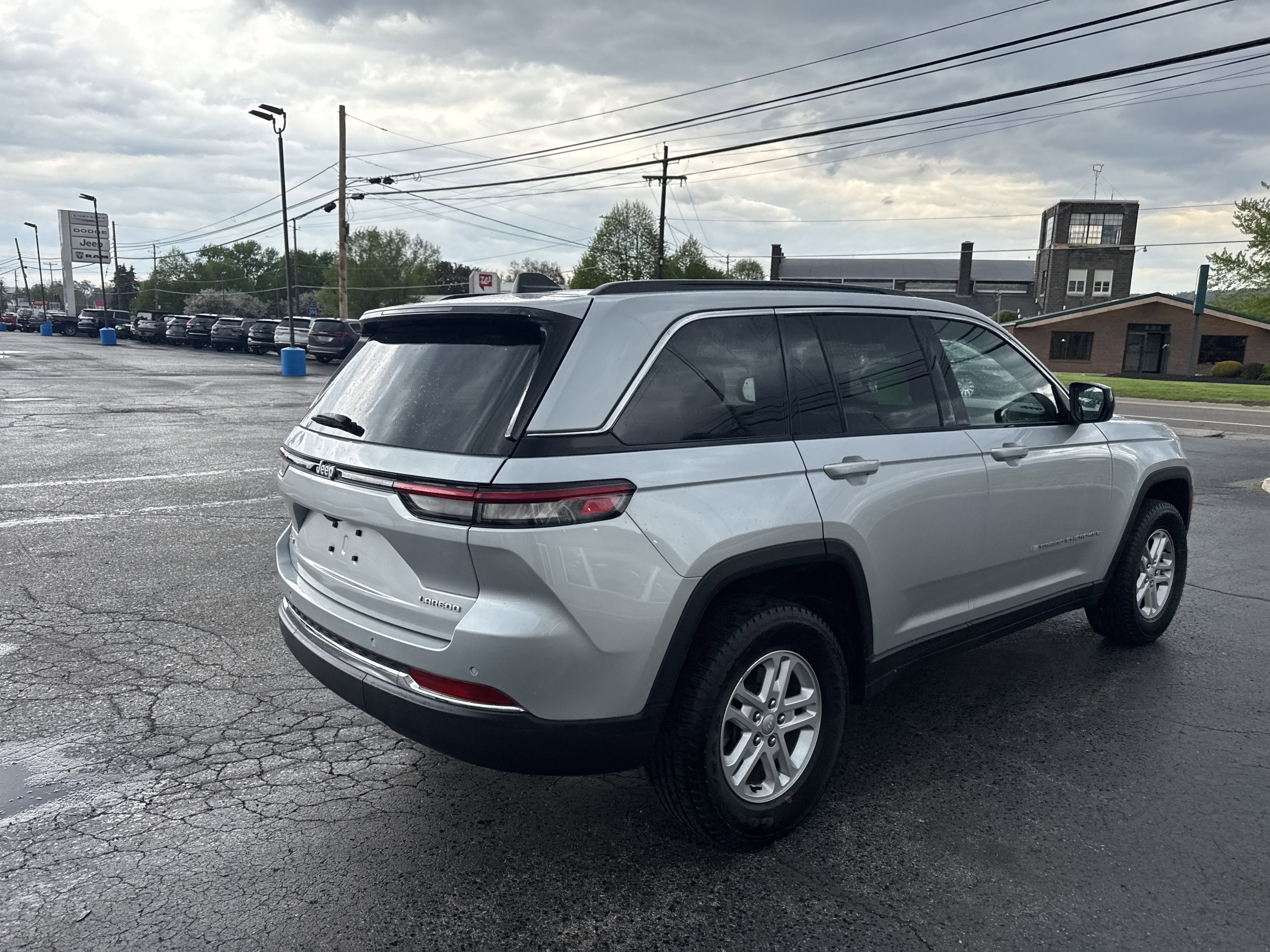 2025 Jeep Grand Cherokee Laredo 4x4