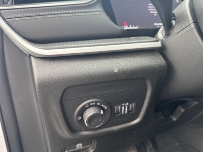 2025 Jeep Grand Cherokee Laredo 4x4