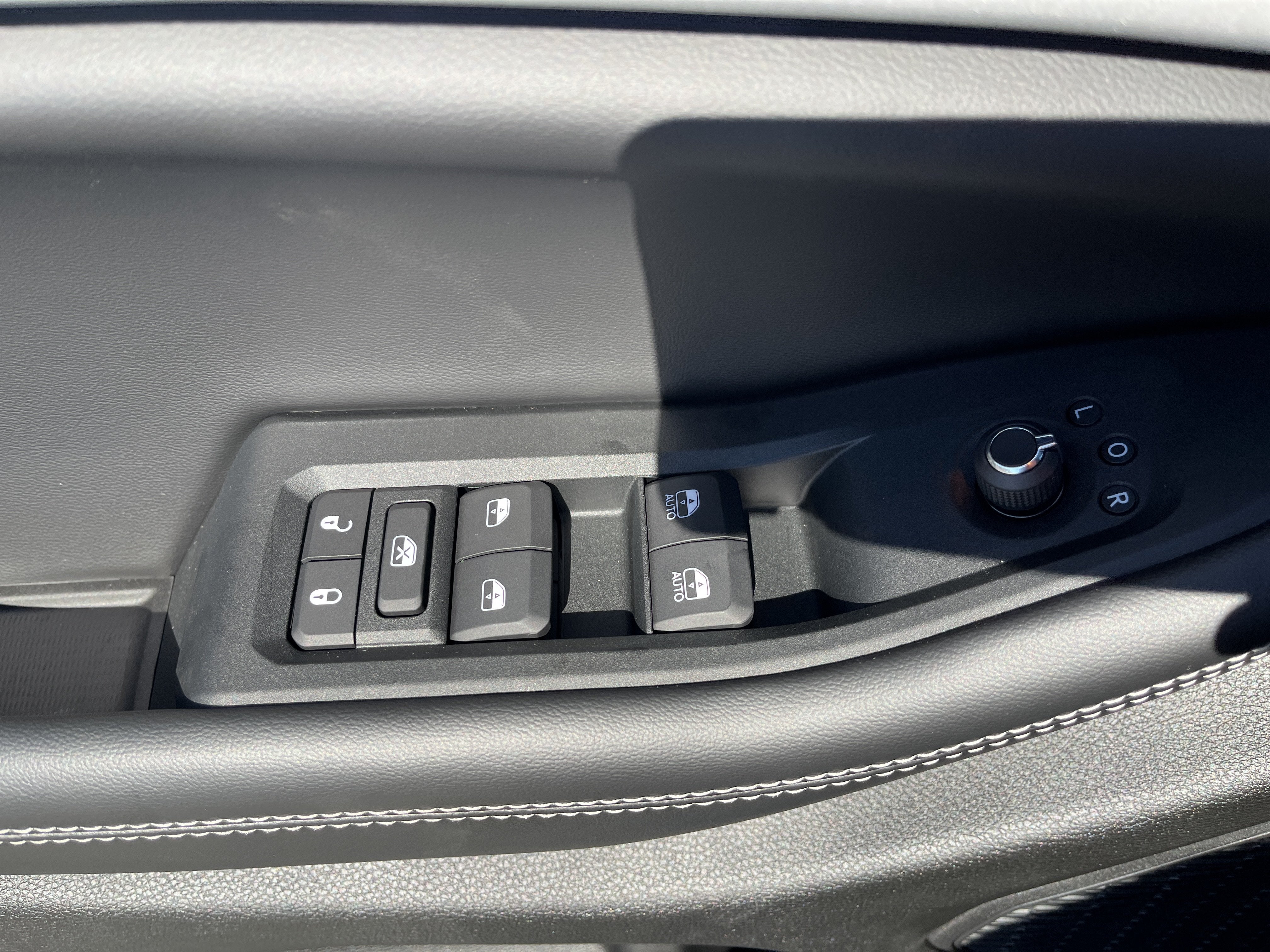 2027 Jeep Grand Cherokee Laredo Altitude