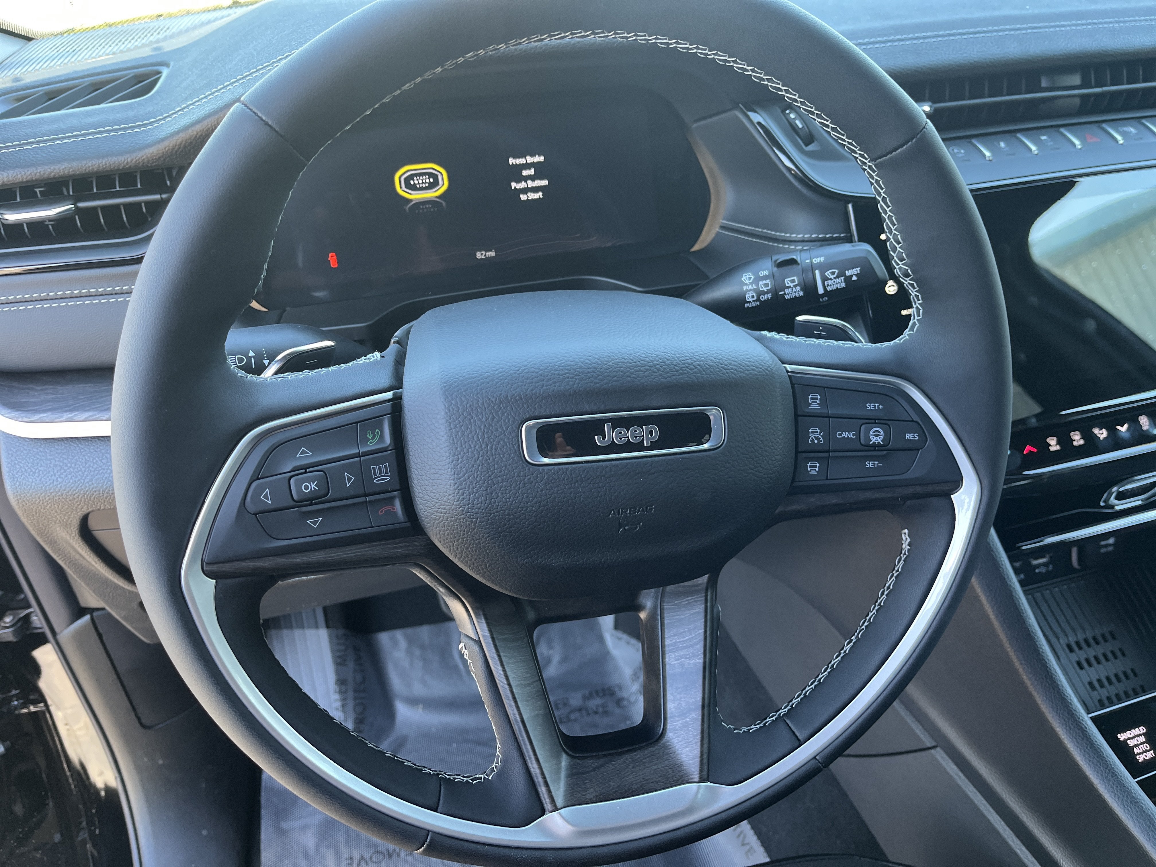 2027 Jeep Grand Cherokee Laredo Altitude