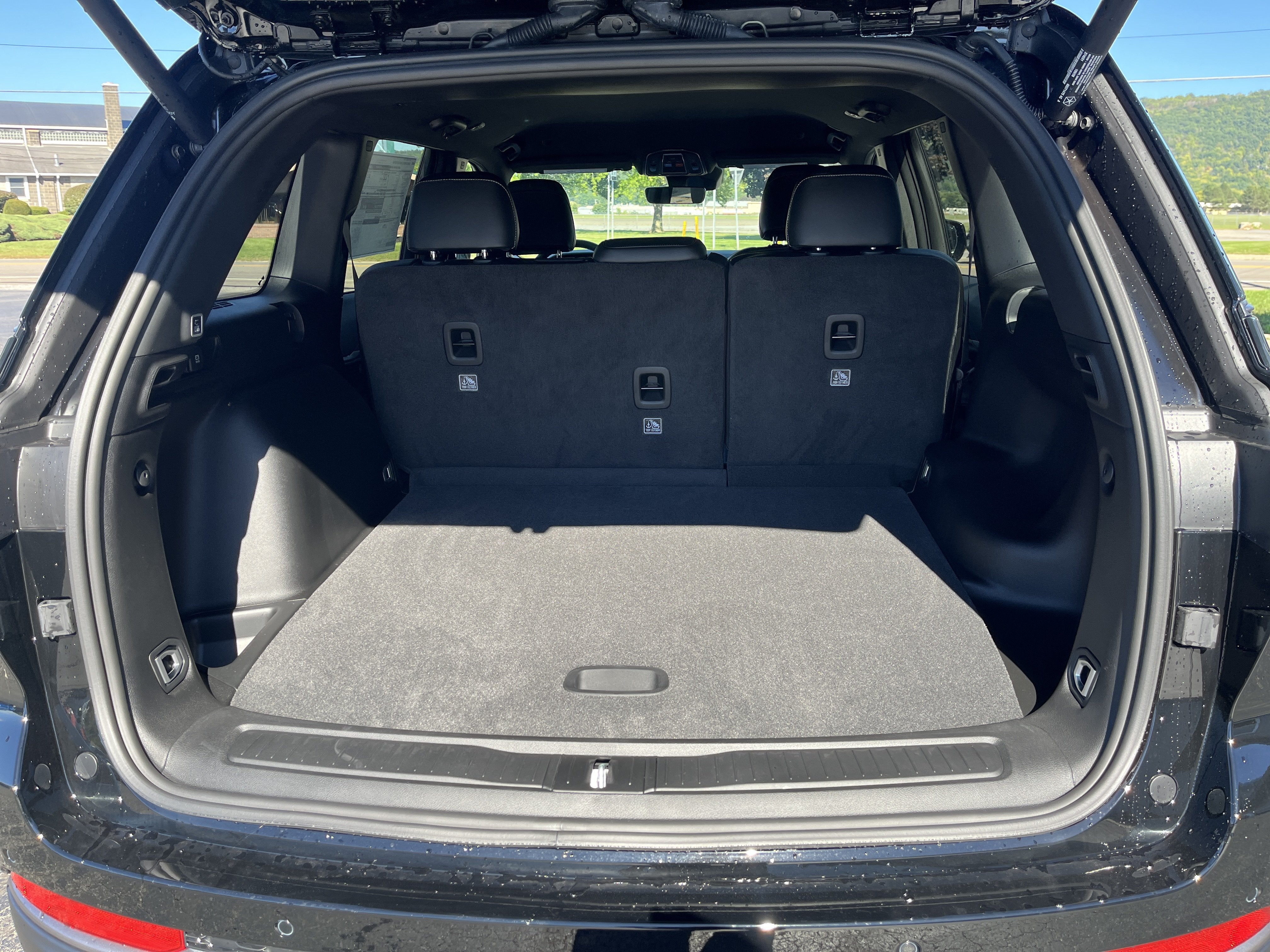 2027 Jeep Grand Cherokee Laredo Altitude