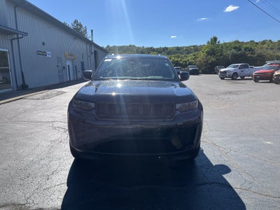 2027 Jeep Grand Cherokee Laredo Altitude