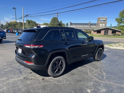 2027 Jeep Grand Cherokee Laredo Altitude