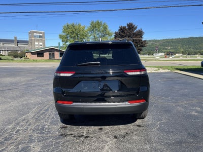 2027 Jeep Grand Cherokee Laredo Altitude
