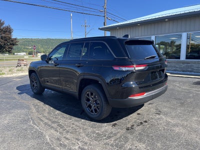 2027 Jeep Grand Cherokee Laredo Altitude