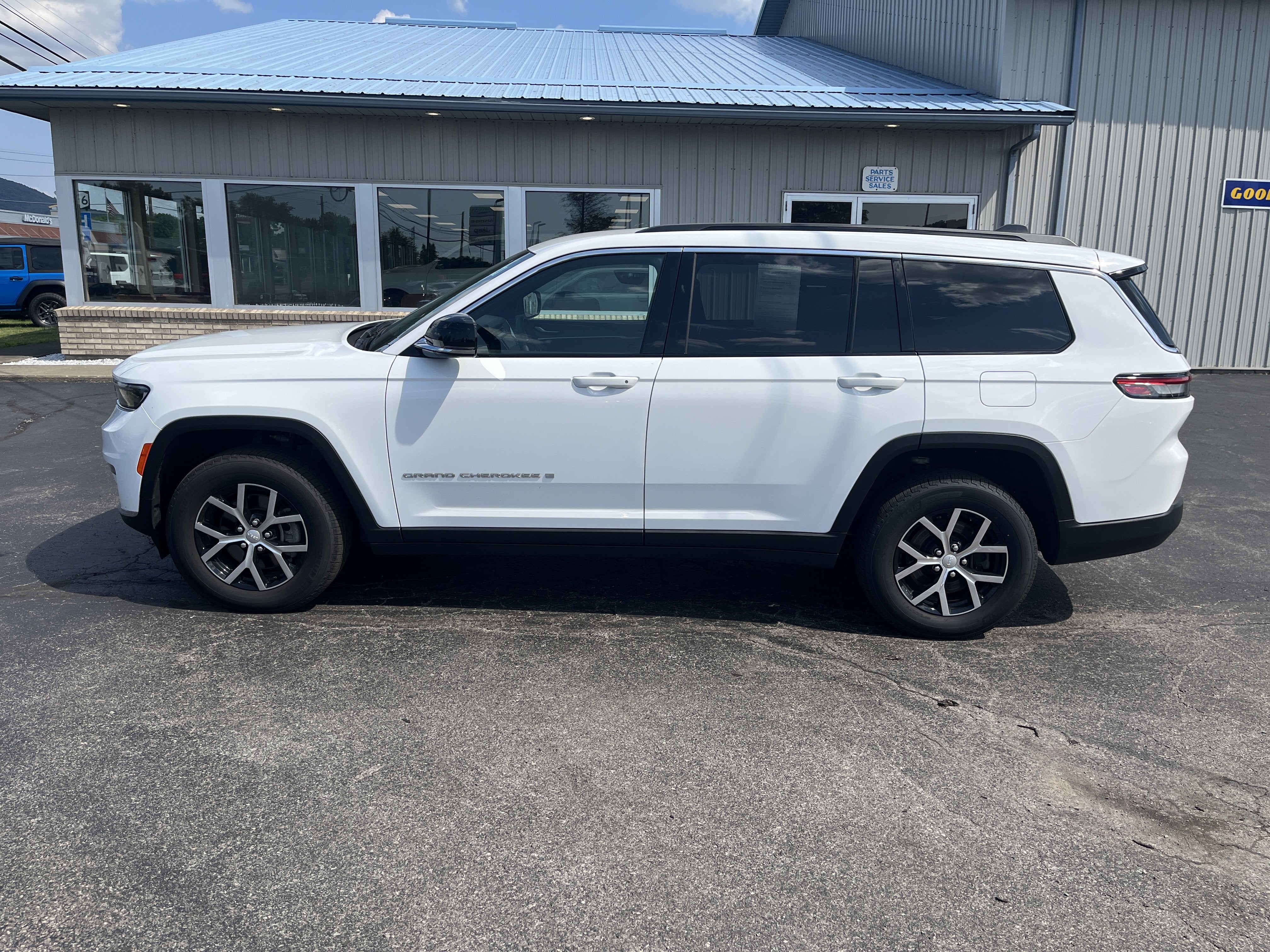 2025 Jeep Grand Cherokee L Limited 4x4