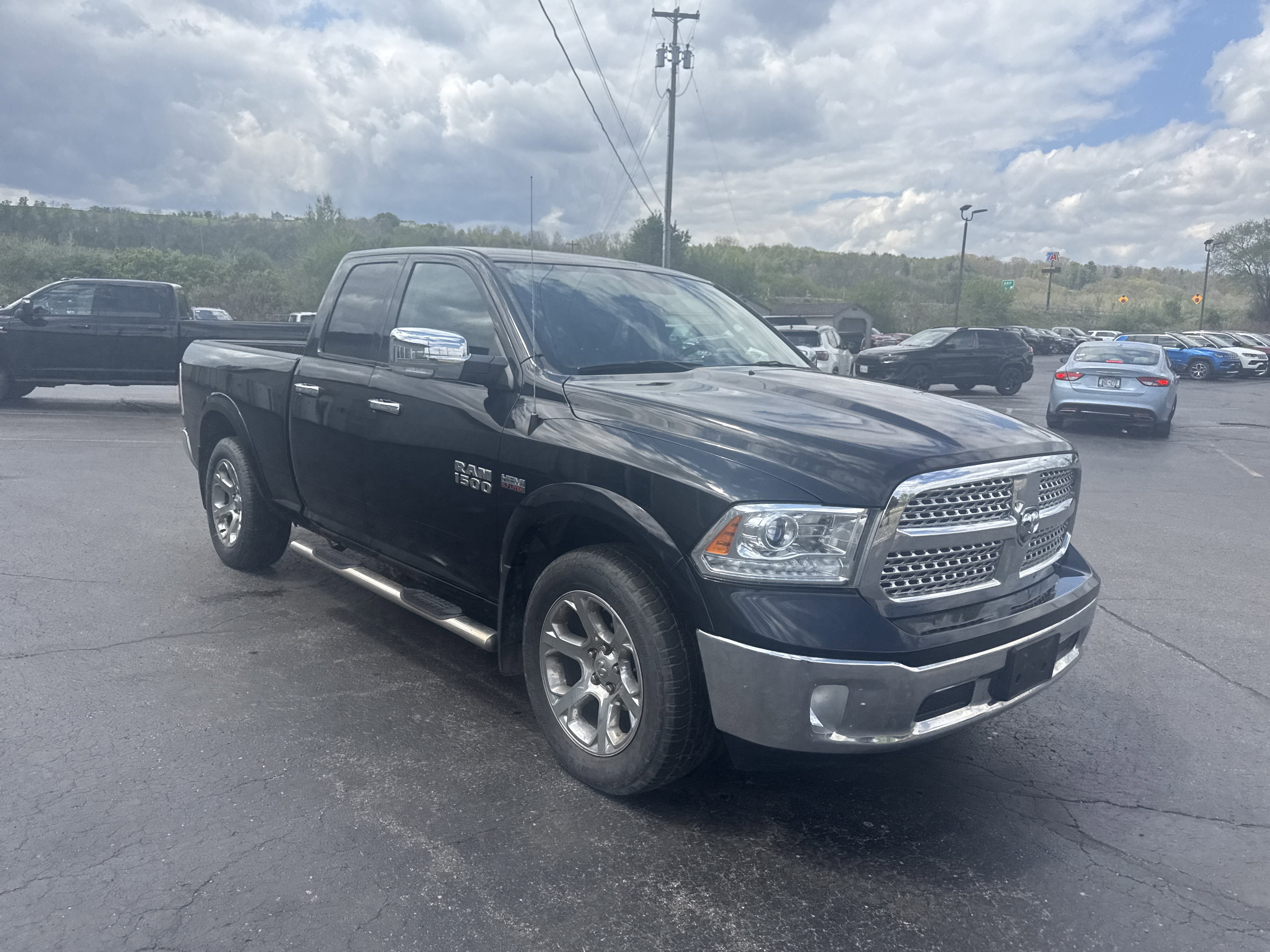 2017 RAM 1500 Laramie Quad Cab 4x4 6'4' Box