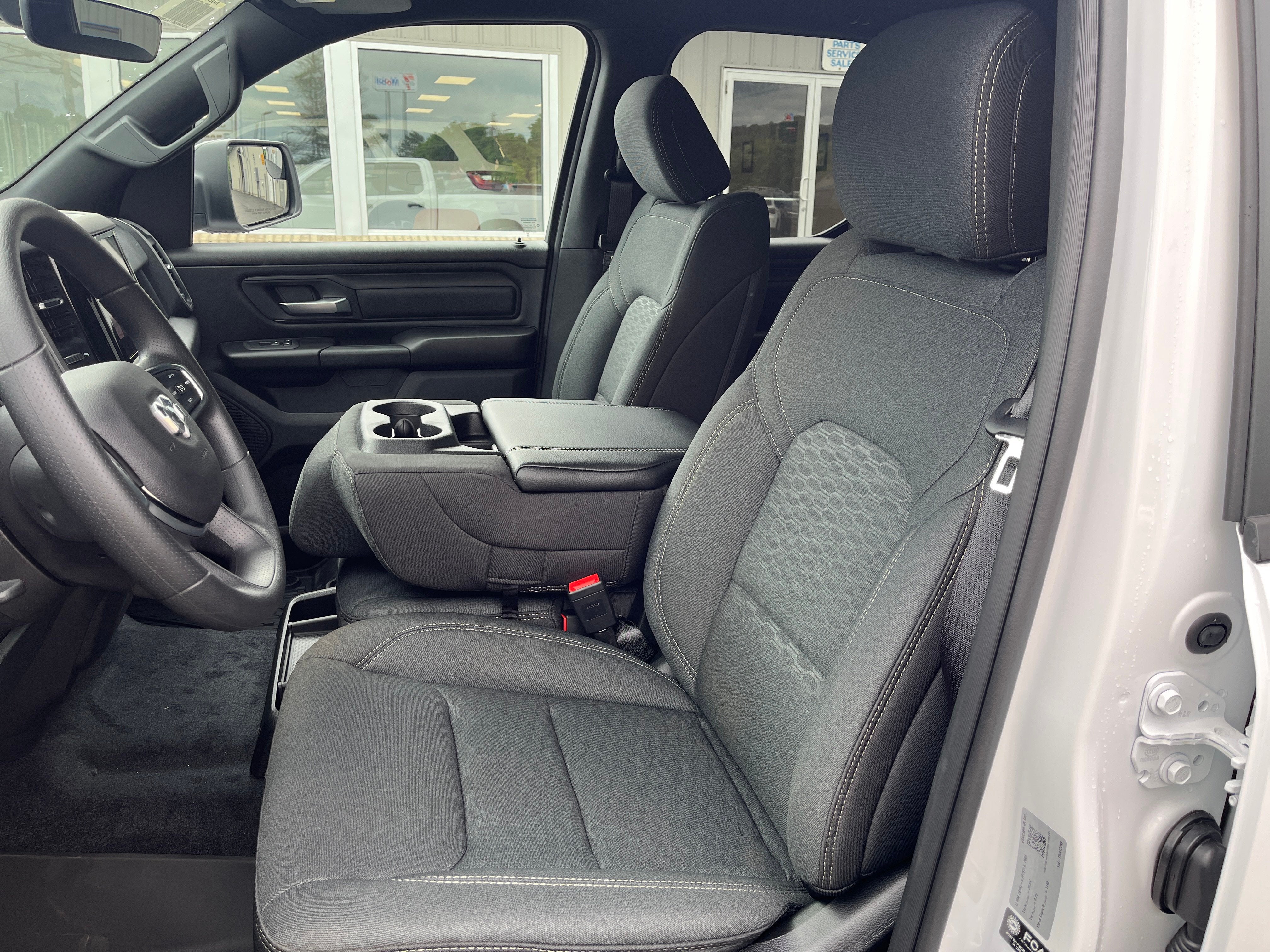 2026 RAM Ram 1500 RAM 1500 TRADESMAN QUAD CAB 4X4 6'4' BOX