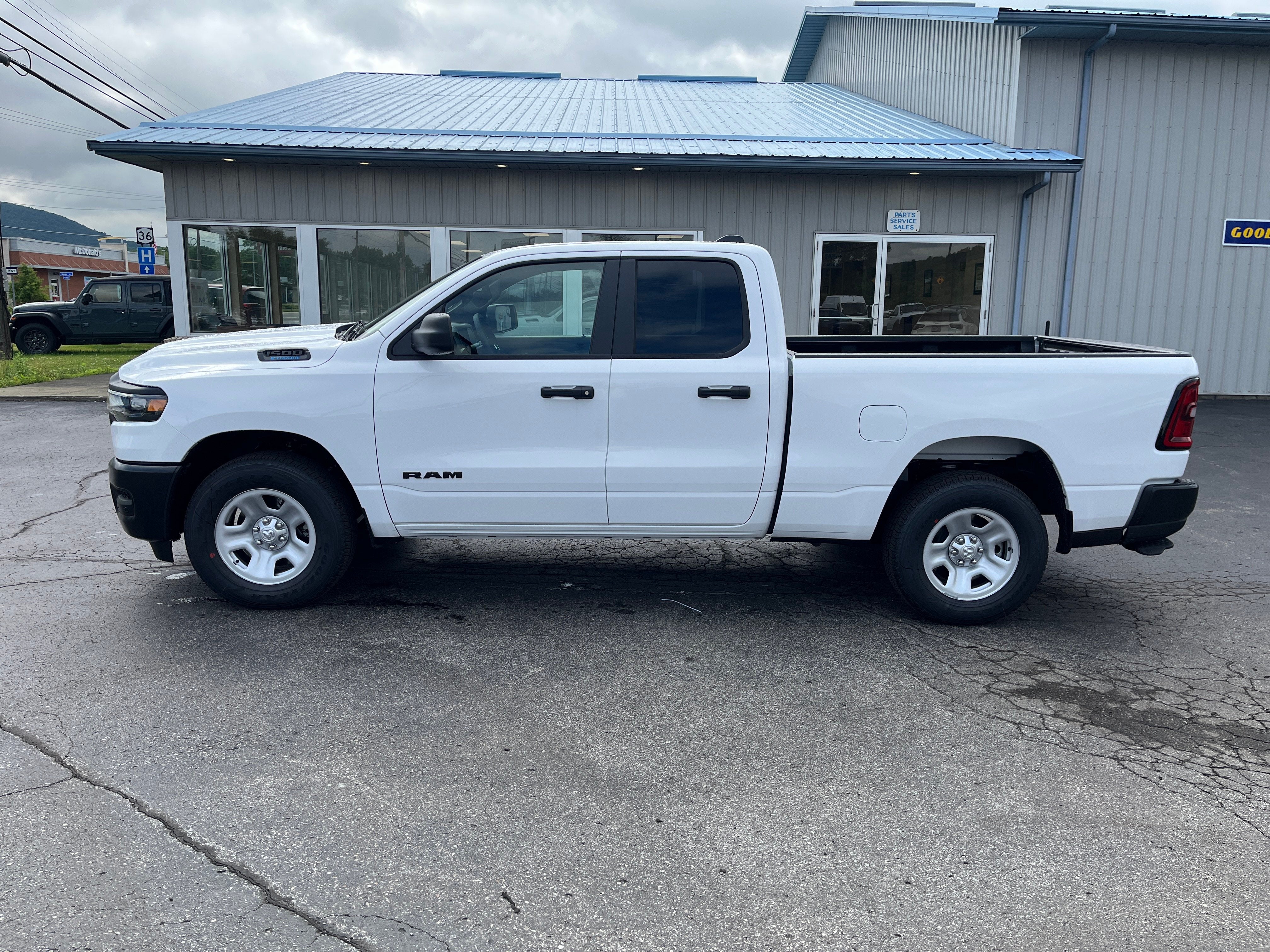 2026 RAM Ram 1500 RAM 1500 TRADESMAN QUAD CAB 4X4 6'4' BOX
