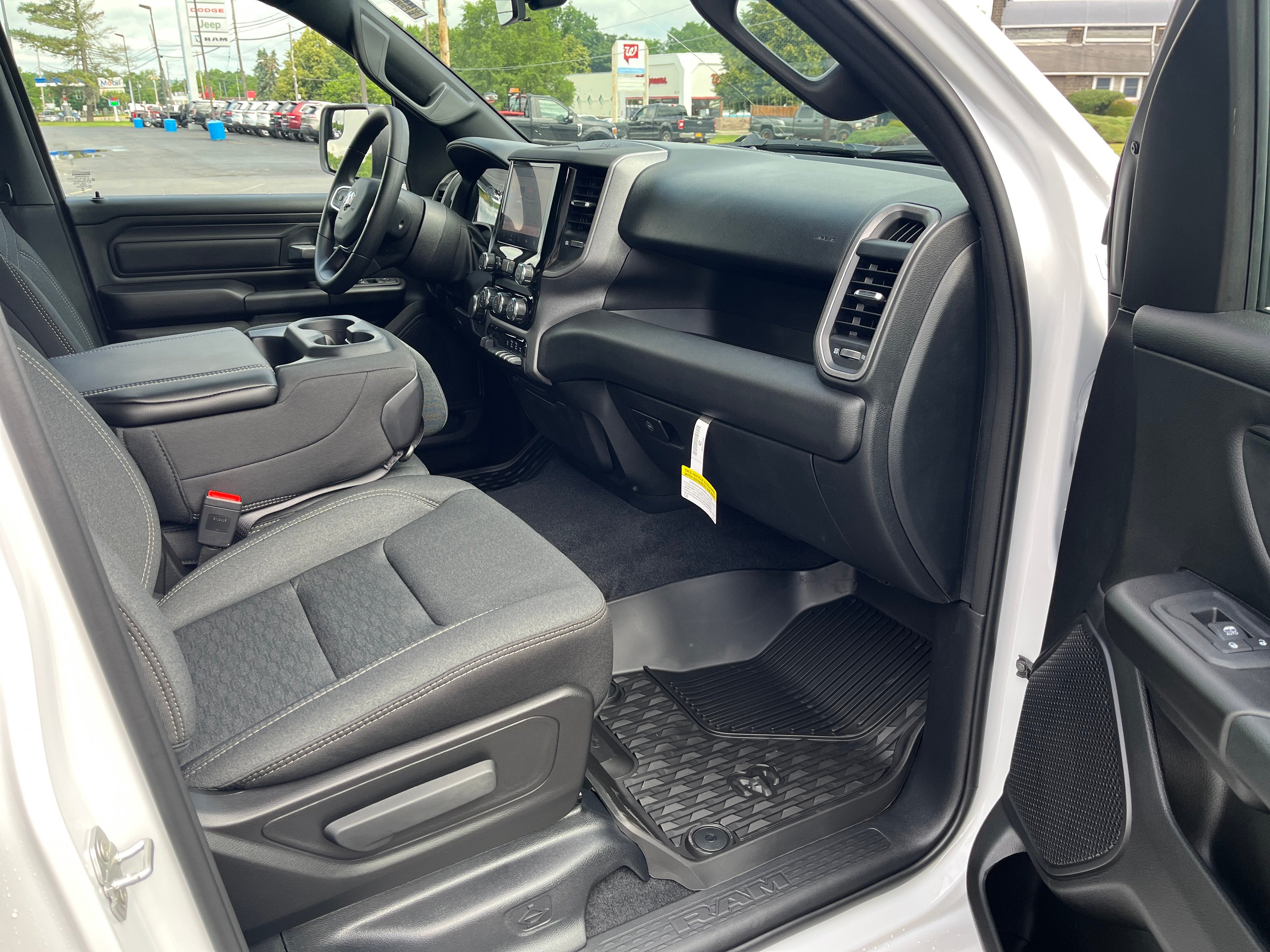 2026 RAM Ram 1500 RAM 1500 TRADESMAN QUAD CAB 4X4 6'4' BOX