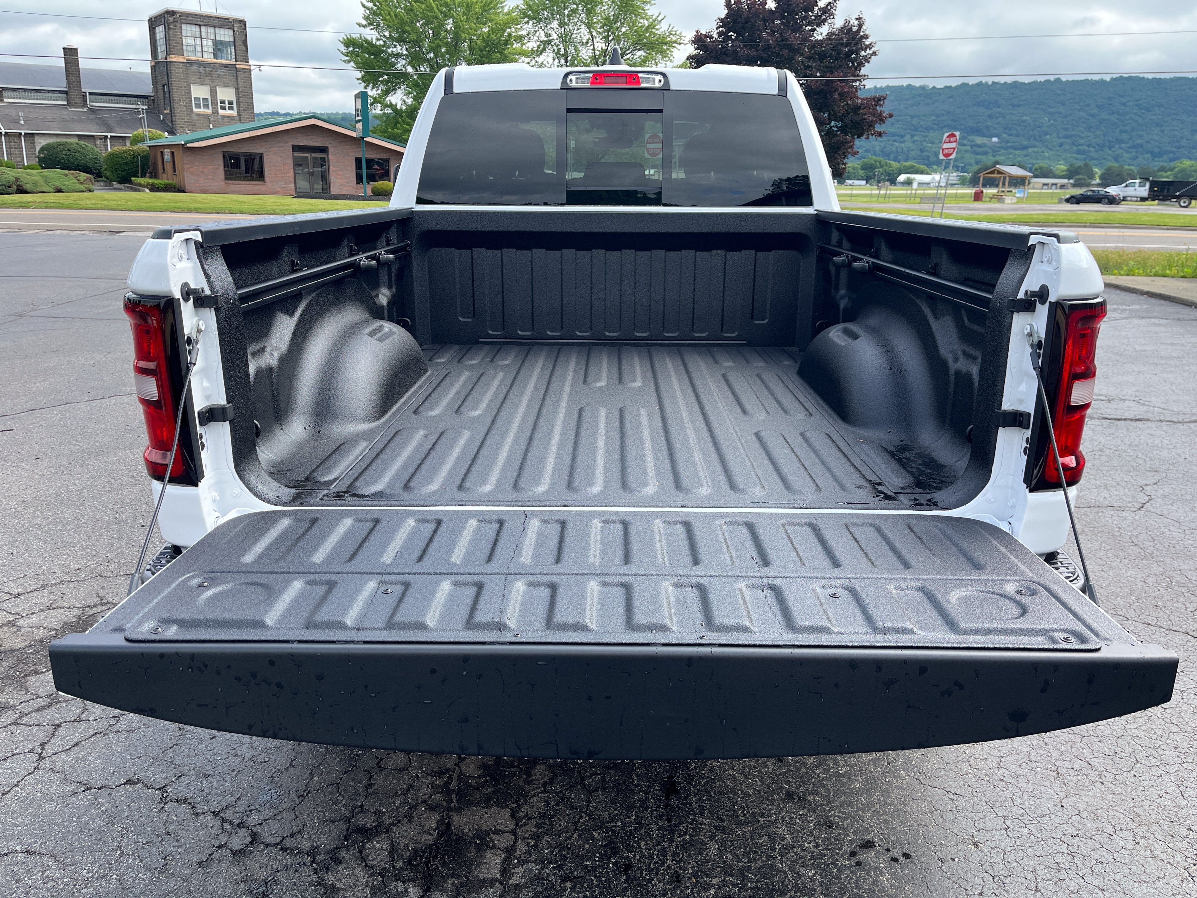 2026 RAM Ram 1500 RAM 1500 TRADESMAN QUAD CAB 4X4 6'4' BOX