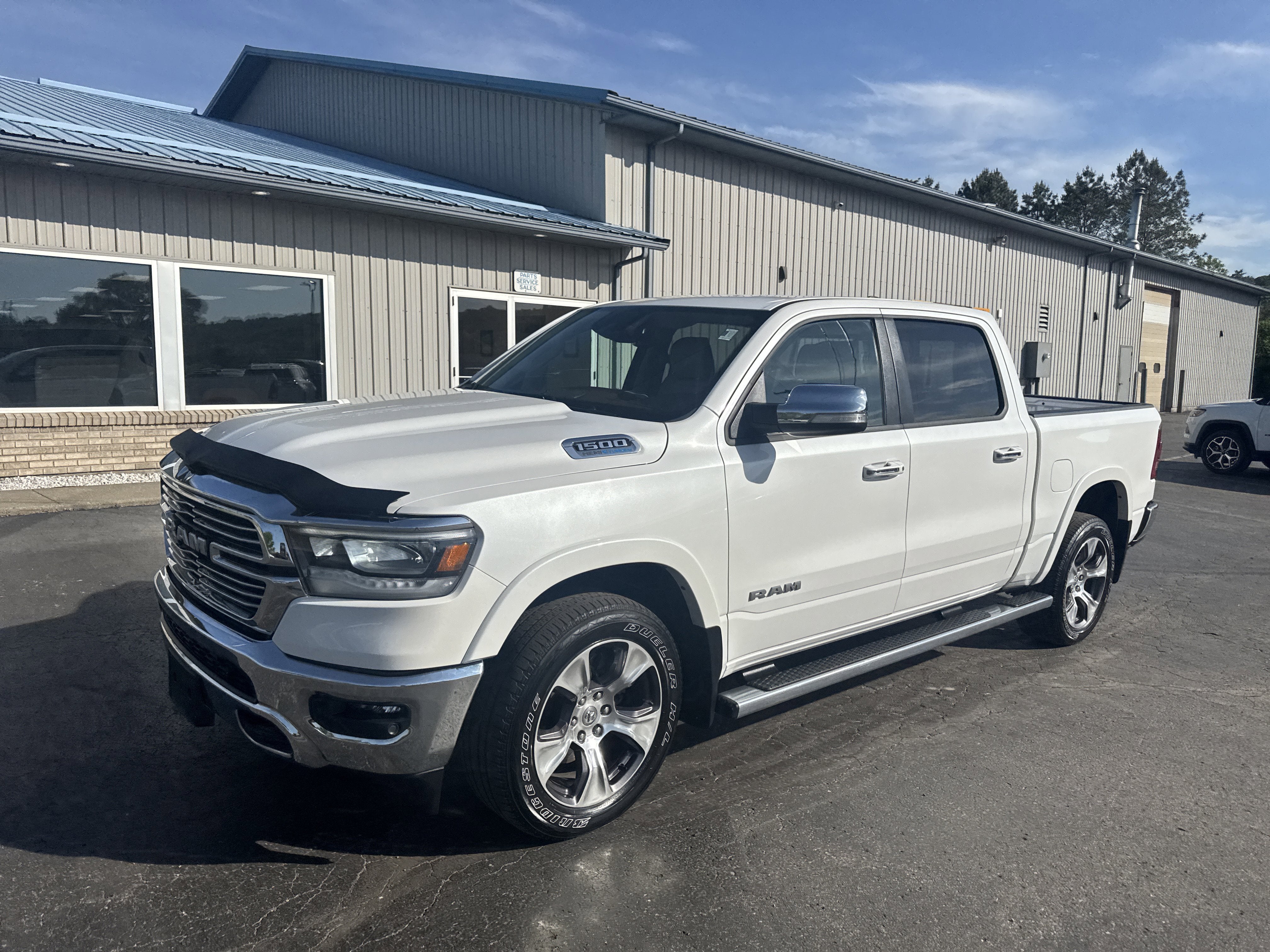 2022 RAM 1500 Laramie Crew Cab 4x4 5'7' Box