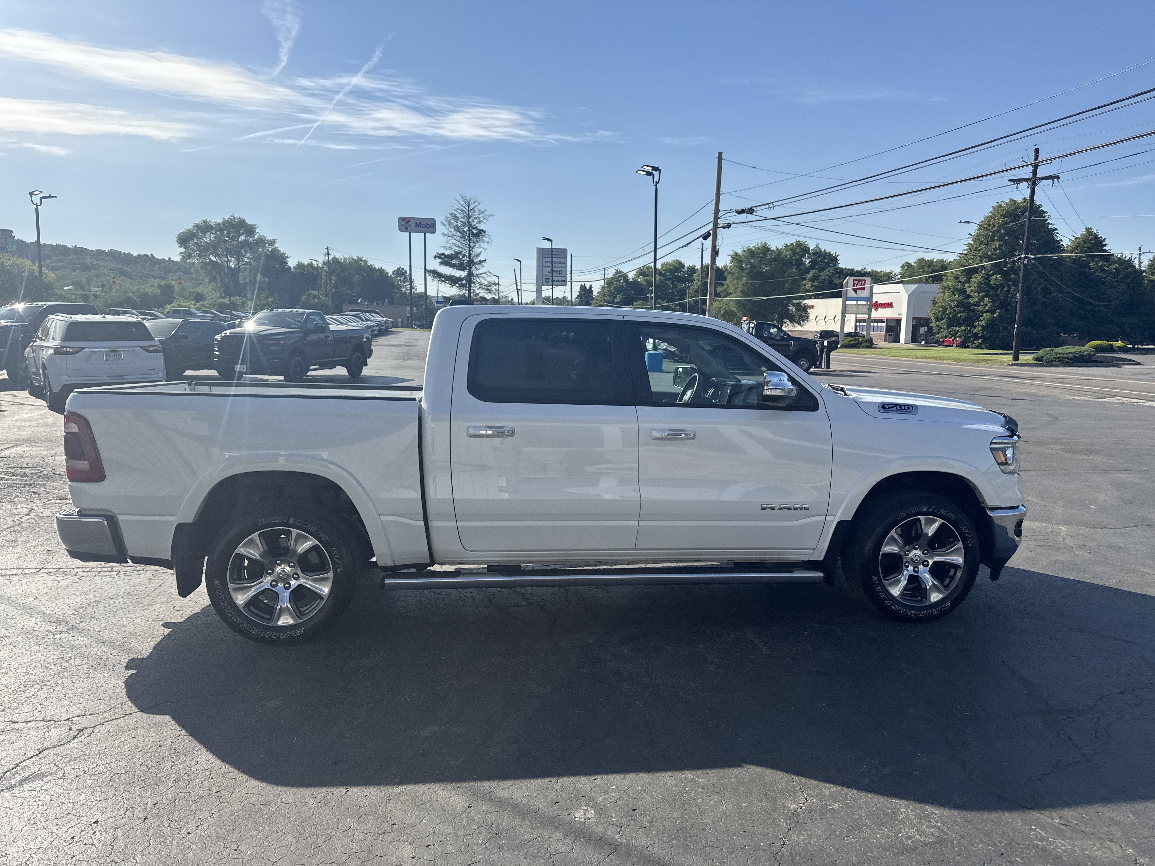 2022 RAM 1500 Laramie Crew Cab 4x4 5'7' Box