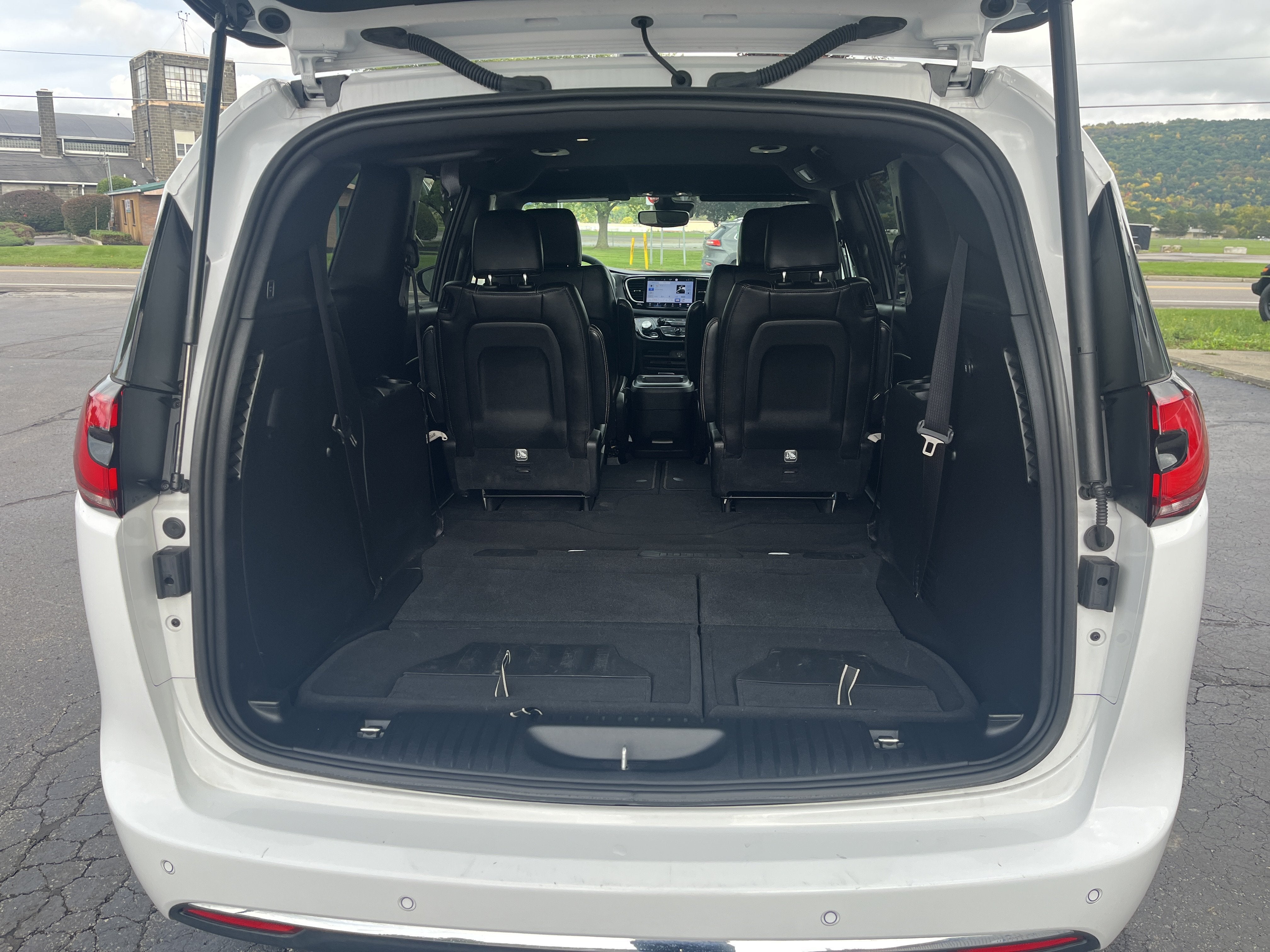 2026 Chrysler Pacifica Select