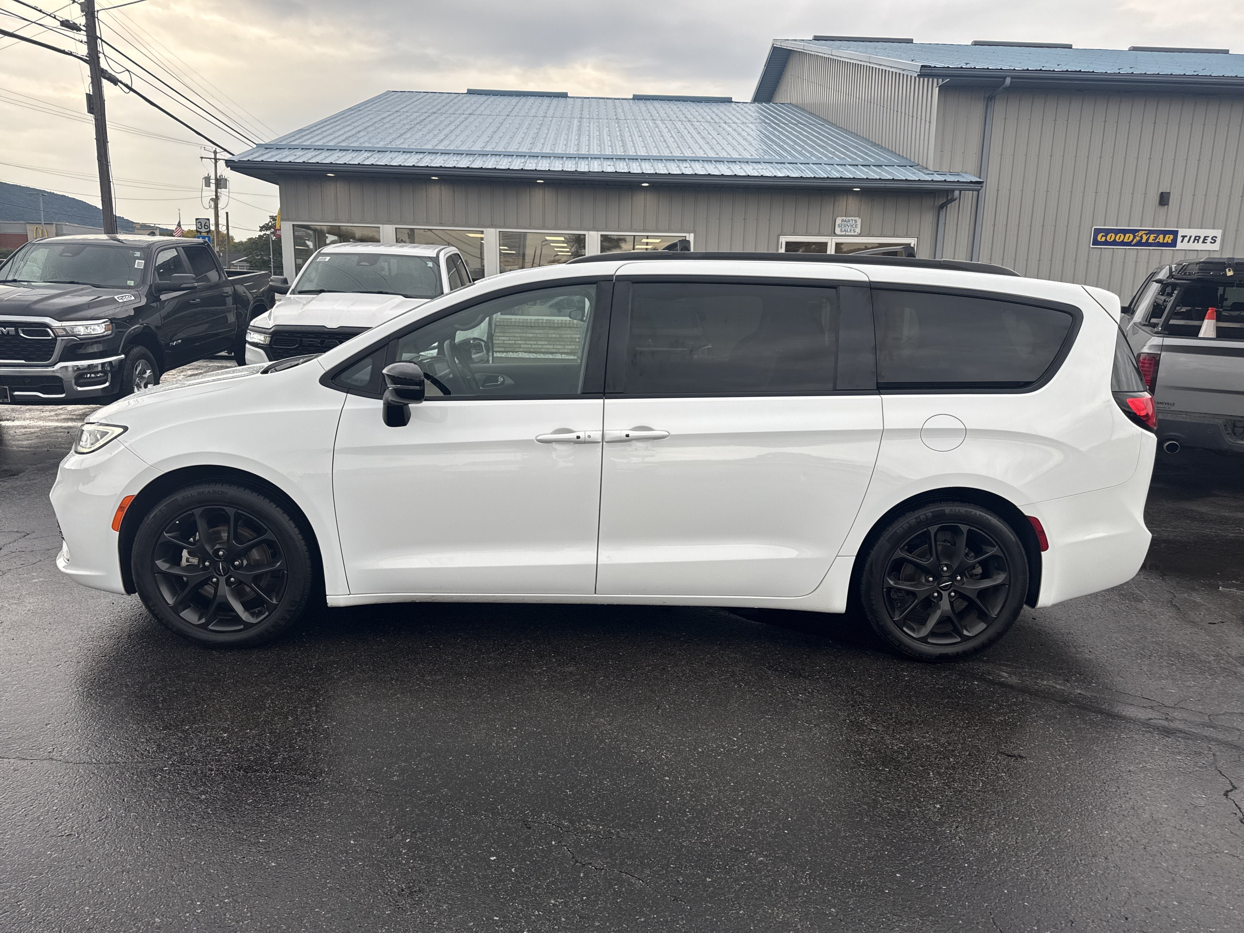 2025 Chrysler Pacifica Limited