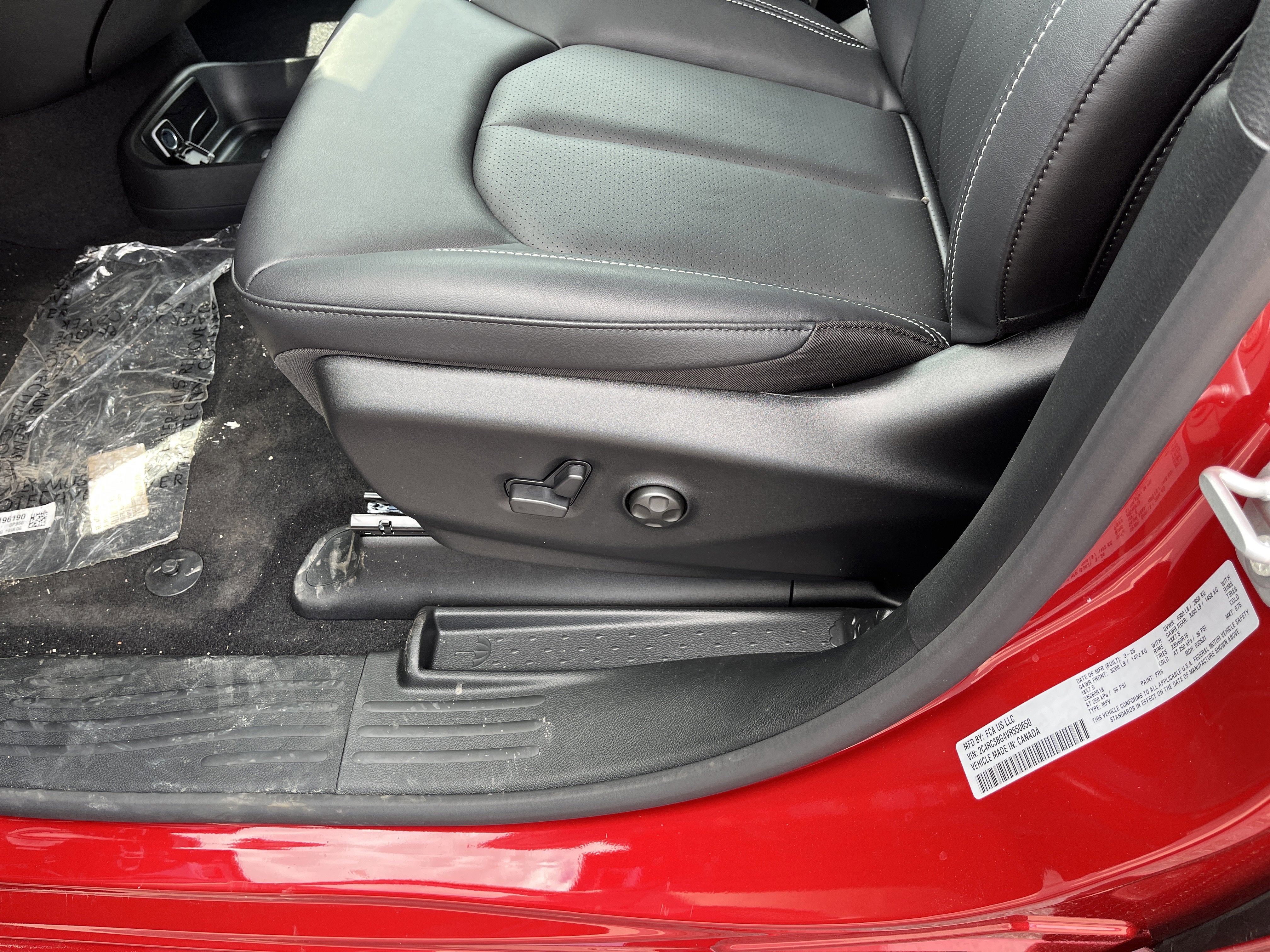 2027 Chrysler Pacifica PACIFICA SELECT AWD