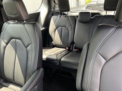 2027 Chrysler Pacifica PACIFICA SELECT AWD