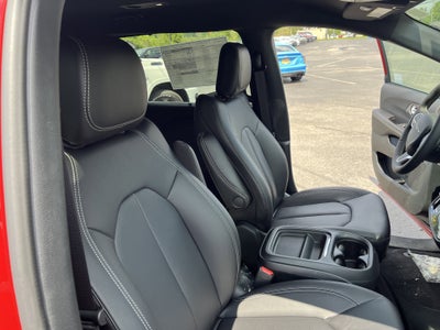 2027 Chrysler Pacifica PACIFICA SELECT AWD