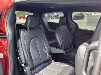 2027 Chrysler Pacifica PACIFICA SELECT AWD