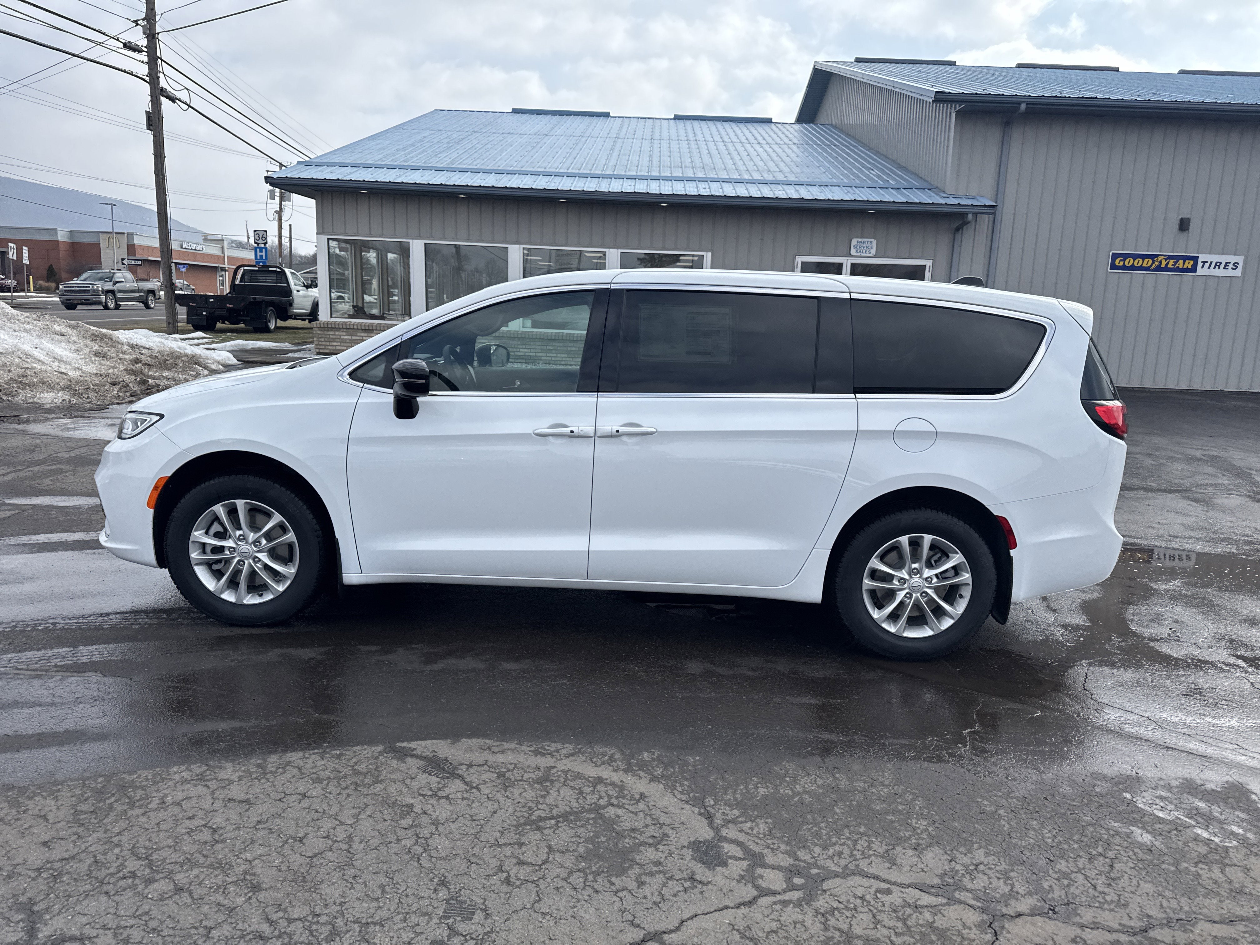 2026 Chrysler Pacifica PACIFICA SELECT AWD