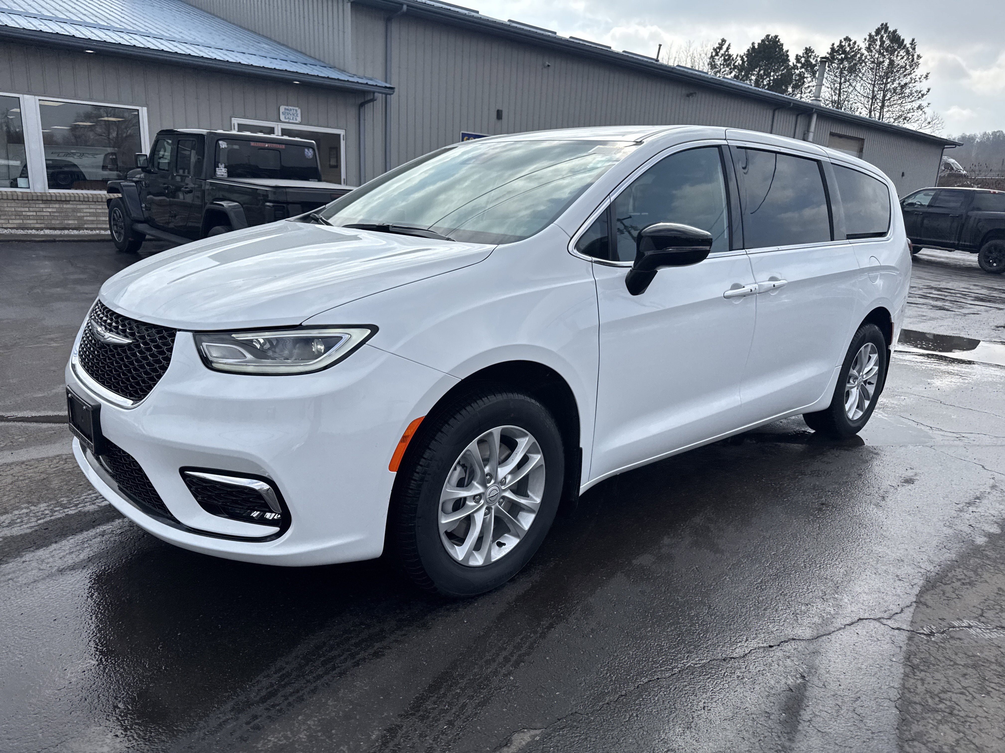 2026 Chrysler Pacifica PACIFICA SELECT AWD