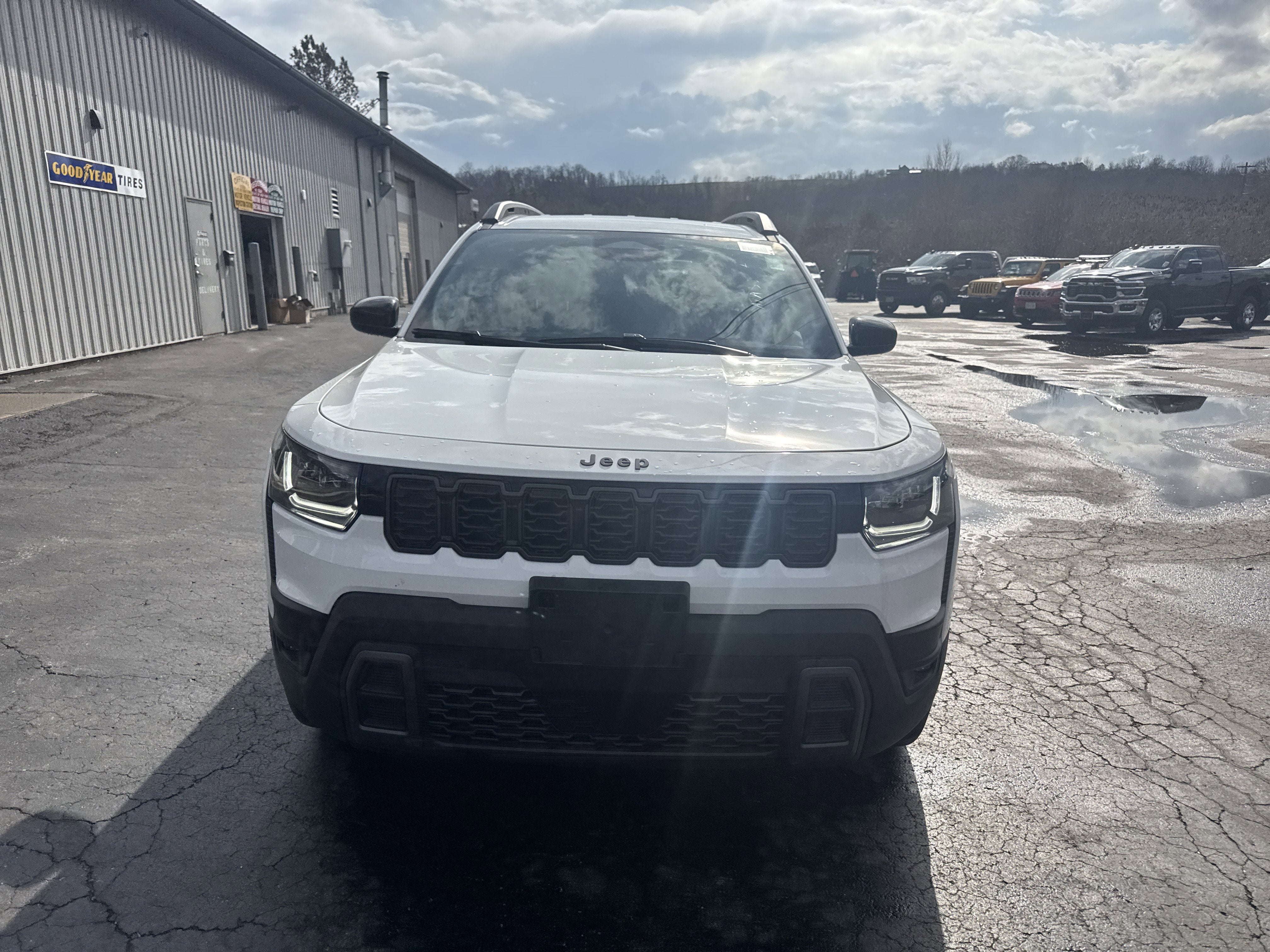 2026 Jeep Cherokee CHEROKEE LAREDO 4X4