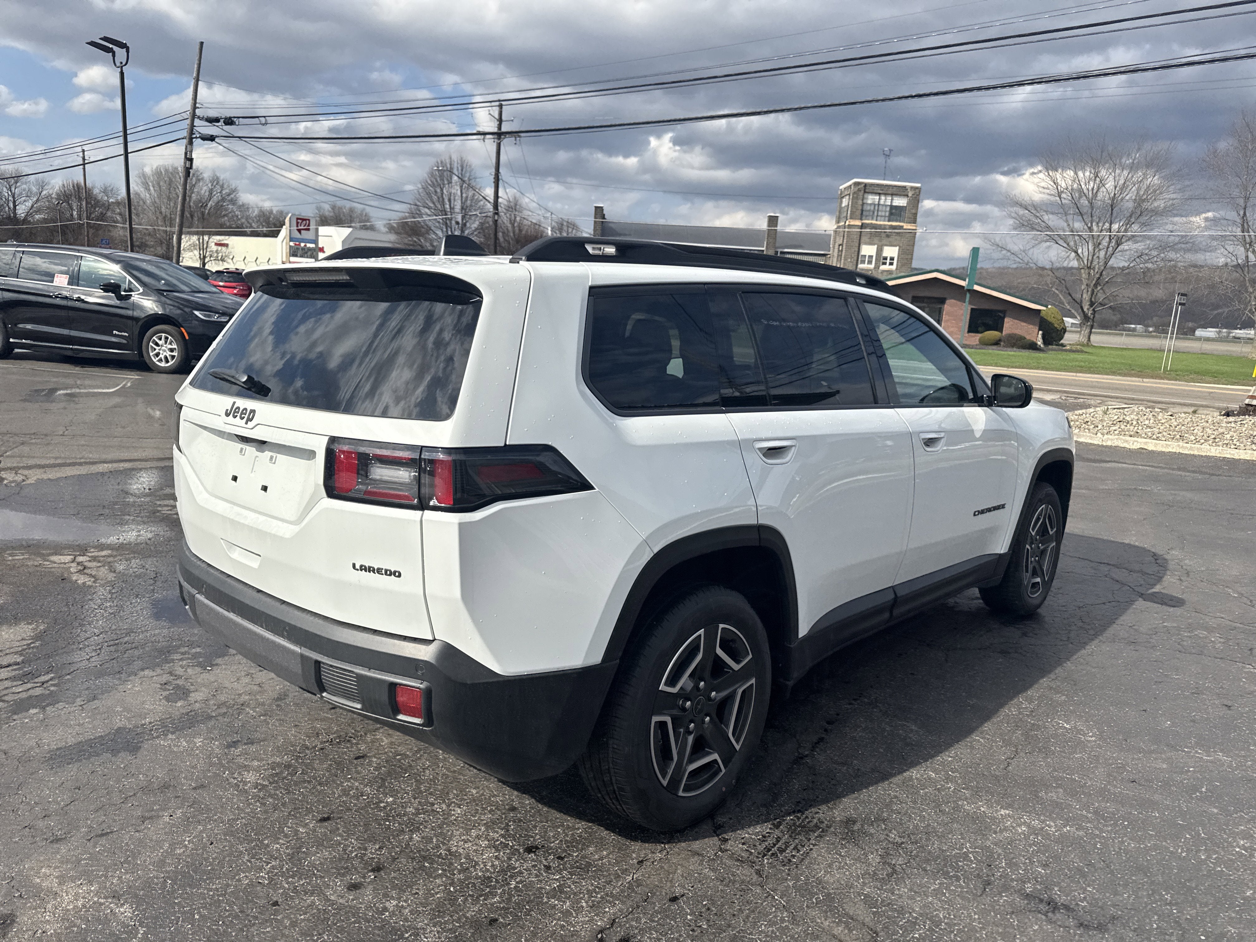 2026 Jeep Cherokee CHEROKEE LAREDO 4X4