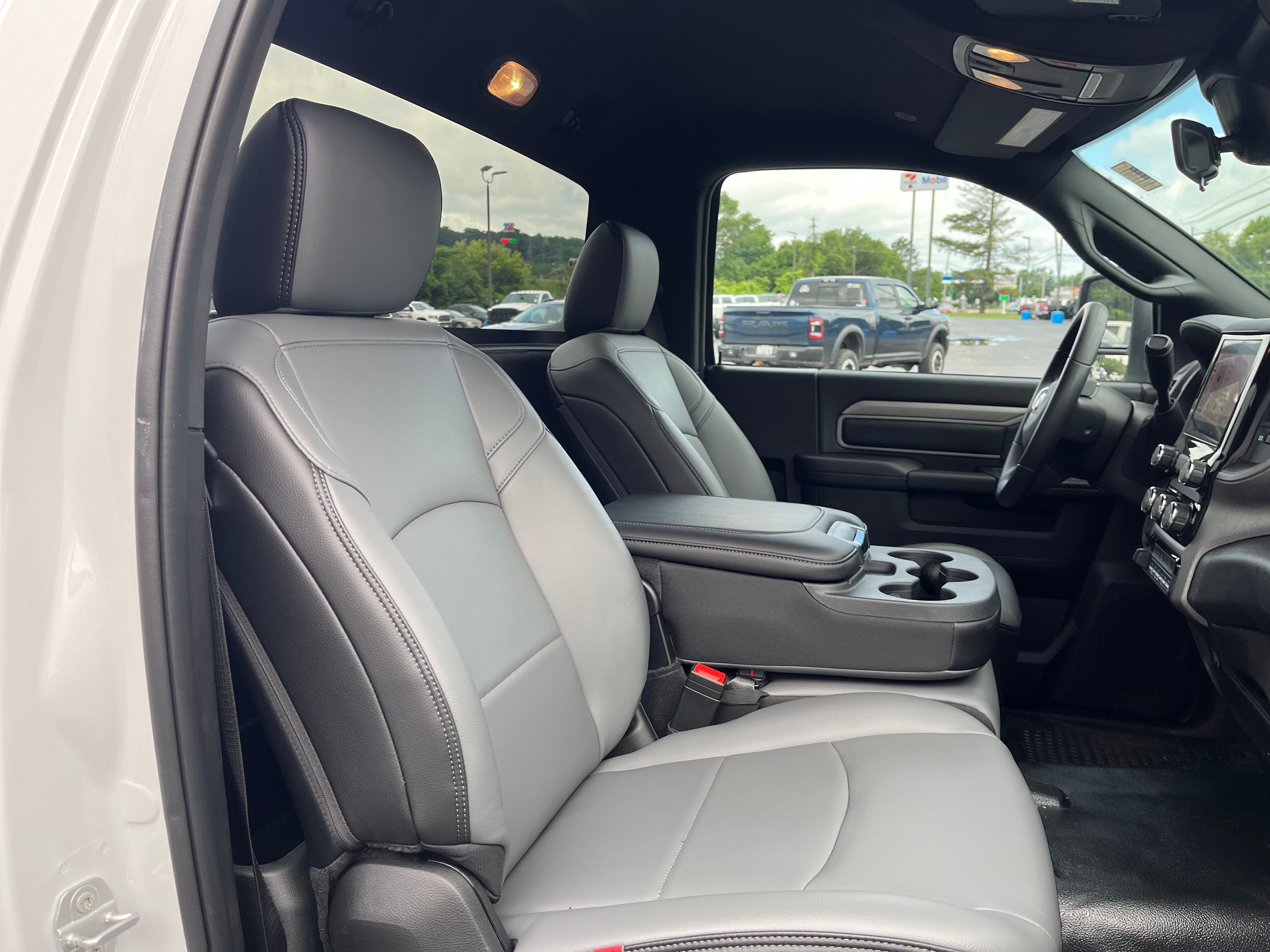 2026 RAM Ram 3500 RAM 3500 TRADESMAN REGULAR CAB 4X4 8' BOX