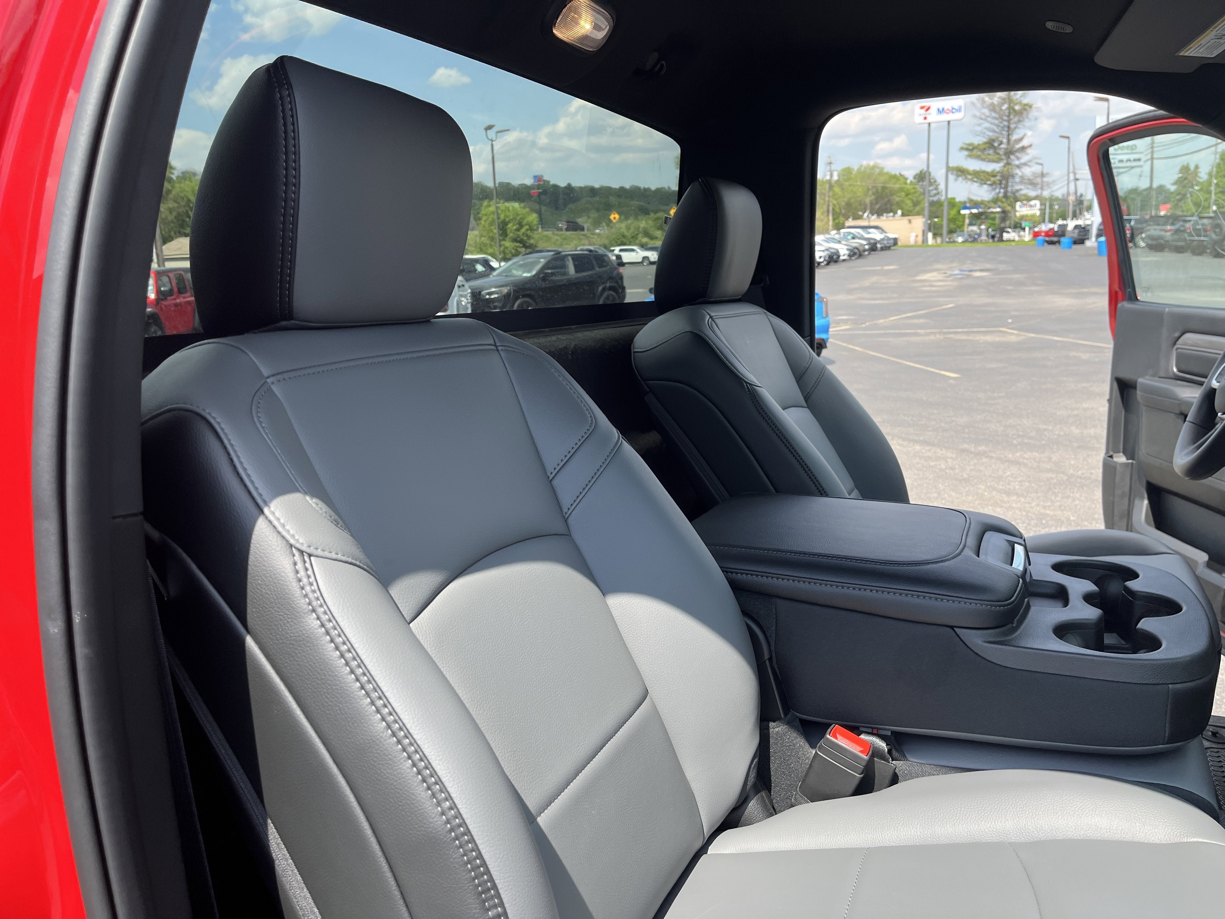 2026 RAM Ram 3500 RAM 3500 TRADESMAN REGULAR CAB 4X4 8' BOX