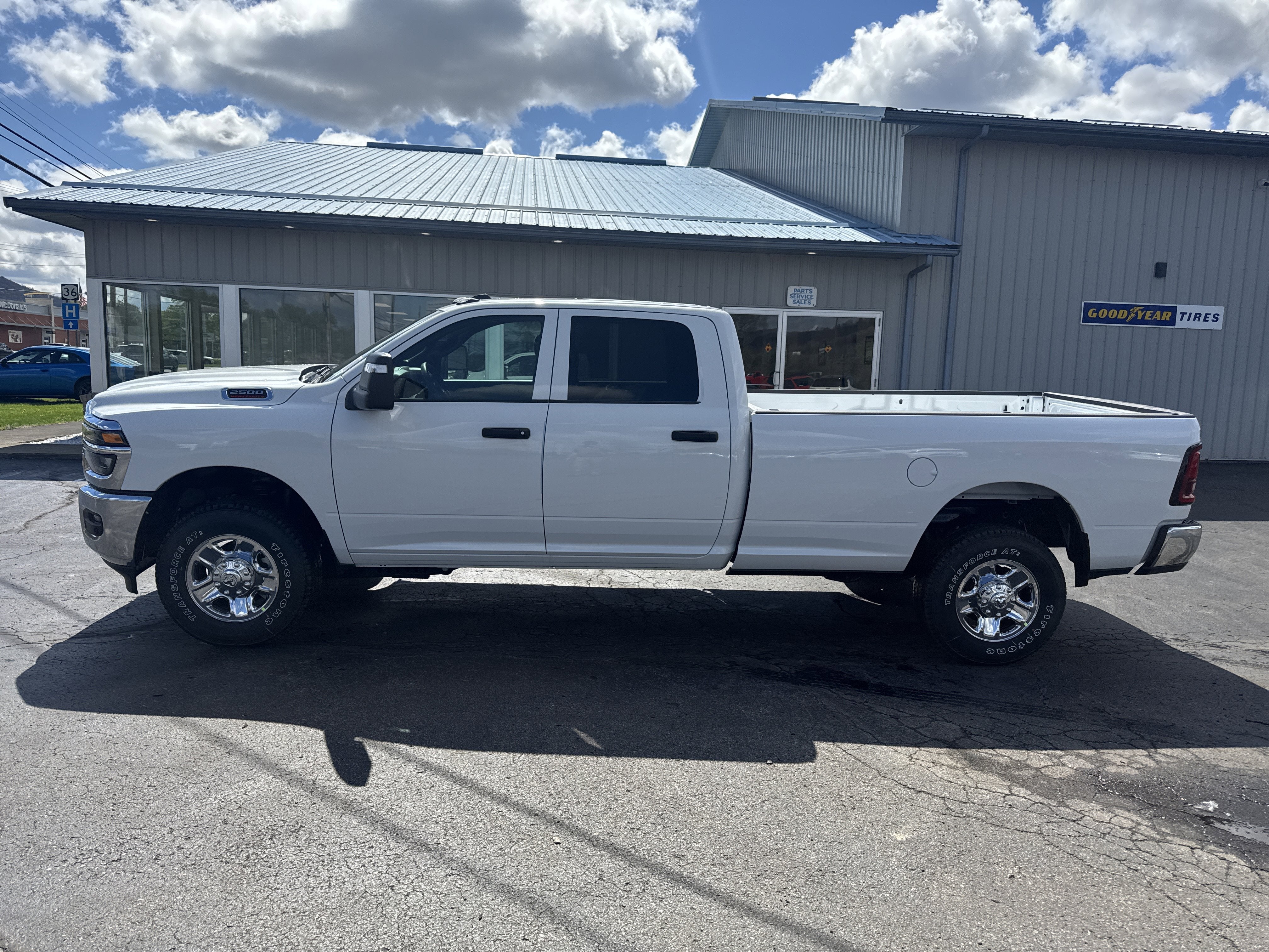 2026 RAM Ram 2500 RAM 2500 TRADESMAN CREW CAB 4X4 8' BOX