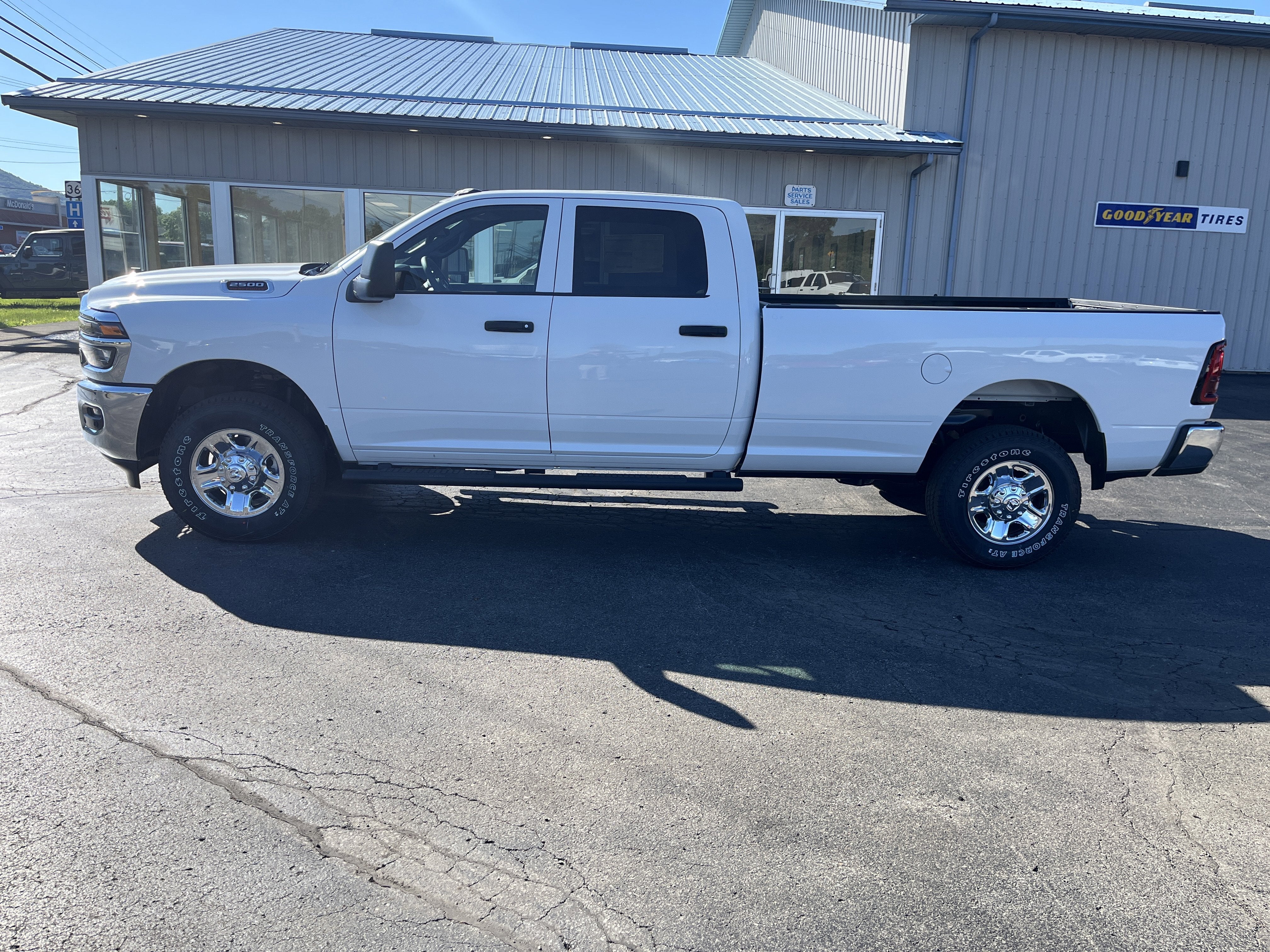 2026 RAM Ram 2500 RAM 2500 TRADESMAN CREW CAB 4X4 8' BOX