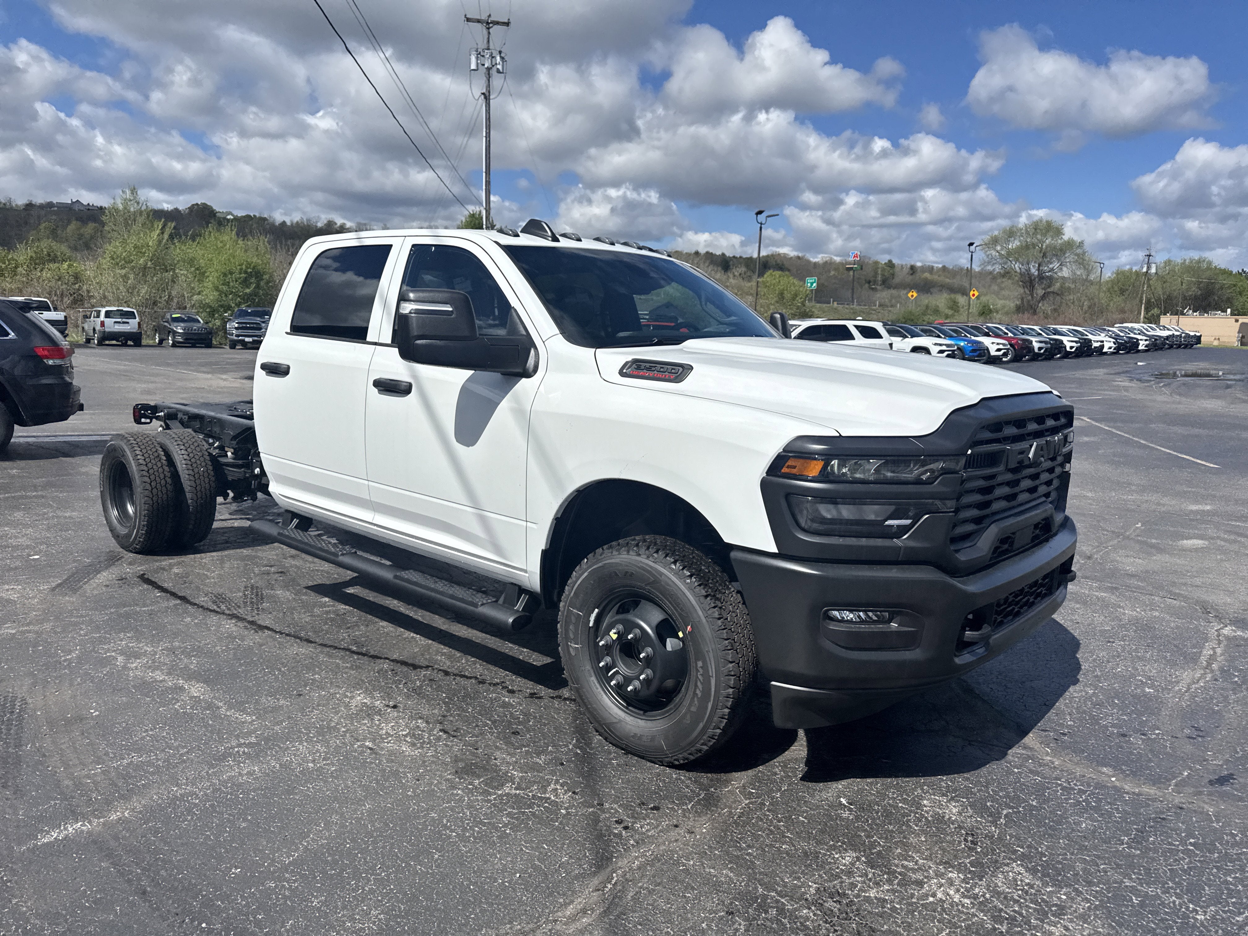 2026 RAM Ram 3500 Chassis Cab RAM 3500 TRADESMAN CREW CAB CHASSIS 4X4 60' CA