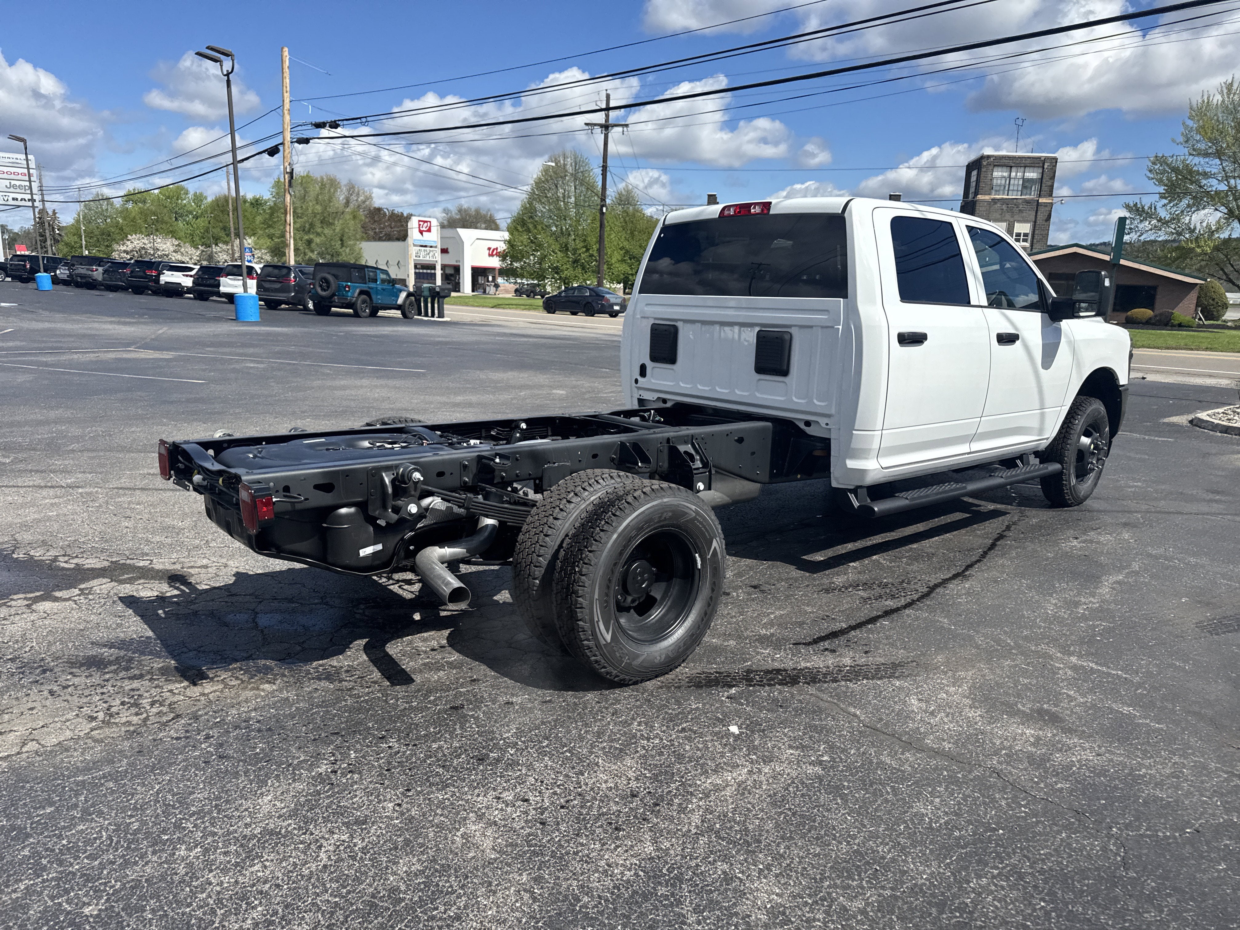 2026 RAM Ram 3500 Chassis Cab RAM 3500 TRADESMAN CREW CAB CHASSIS 4X4 60' CA