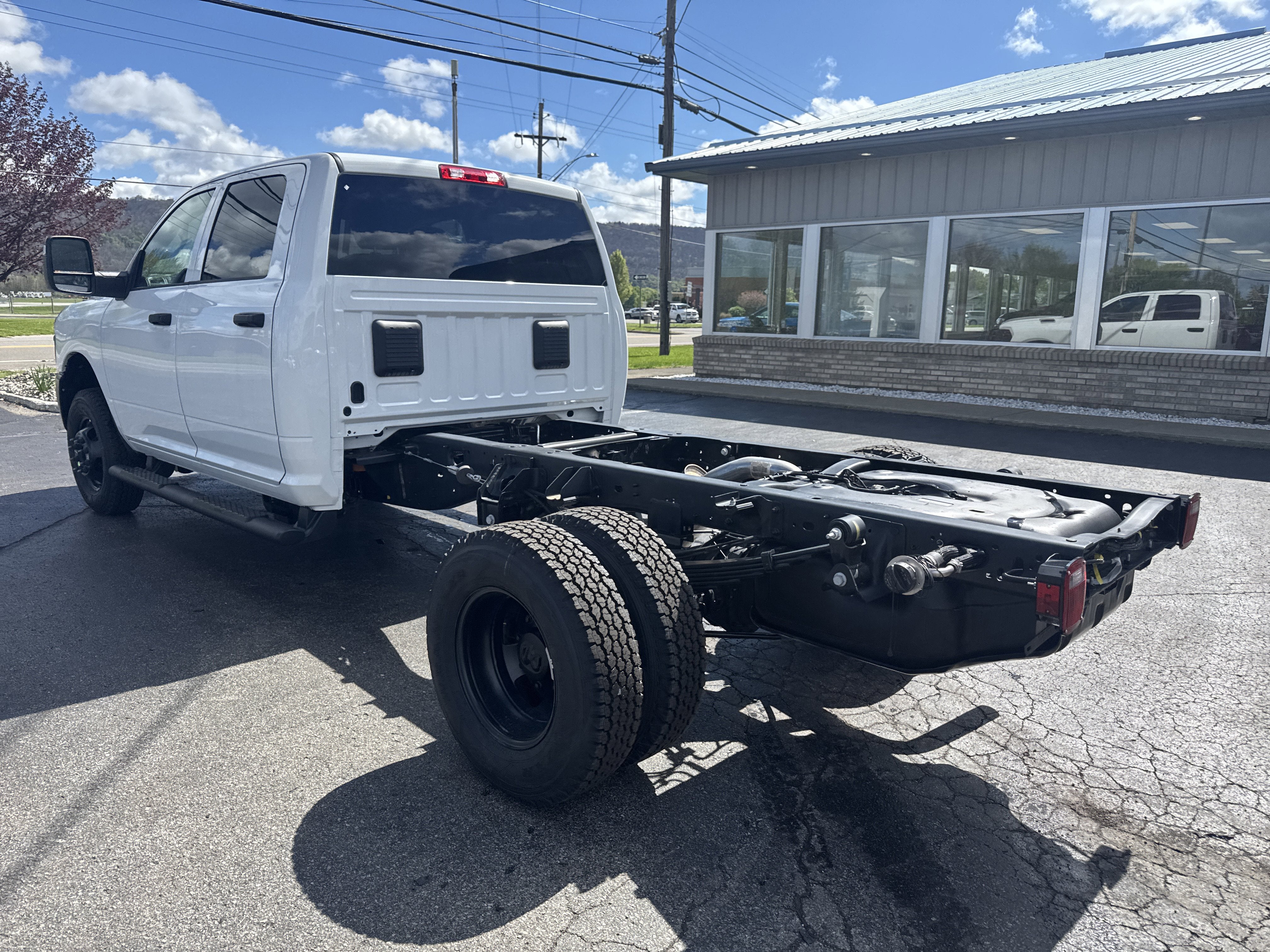 2026 RAM Ram 3500 Chassis Cab RAM 3500 TRADESMAN CREW CAB CHASSIS 4X4 60' CA