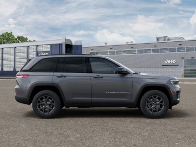 2027 Jeep Grand Cherokee Laredo