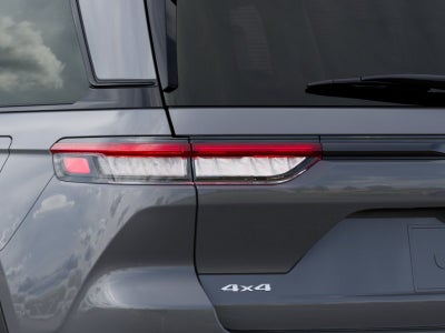 2027 Jeep Grand Cherokee Laredo