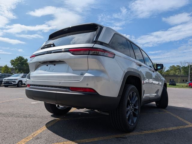 2026 Jeep Grand Cherokee 85th Anniversary Edition