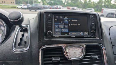 2016 Chrysler Town & Country Touring