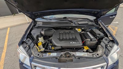 2016 Chrysler Town & Country Touring