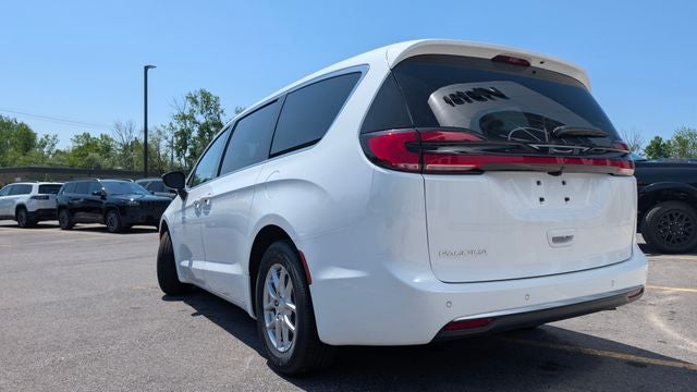 2027 Chrysler Pacifica PACIFICA SELECT