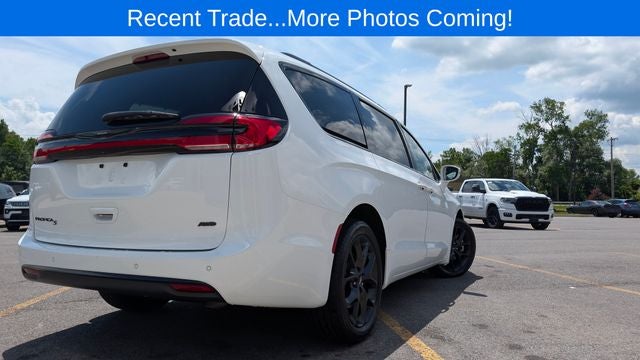 2021 Chrysler Pacifica Touring L AWD
