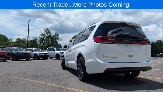 2021 Chrysler Pacifica Touring L AWD