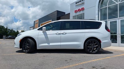 2021 Chrysler Pacifica Touring L AWD