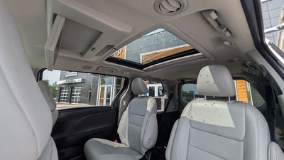 2017 Toyota Sienna Limited 7 Passenger