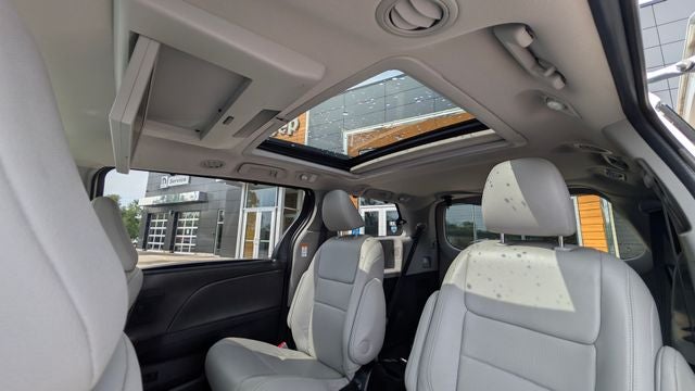 2017 Toyota Sienna Limited 7 Passenger
