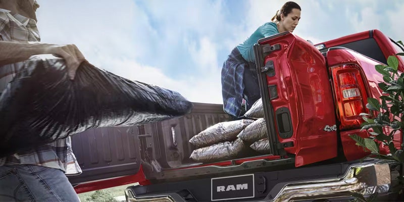 People loading up back of 2026 RAM 1500